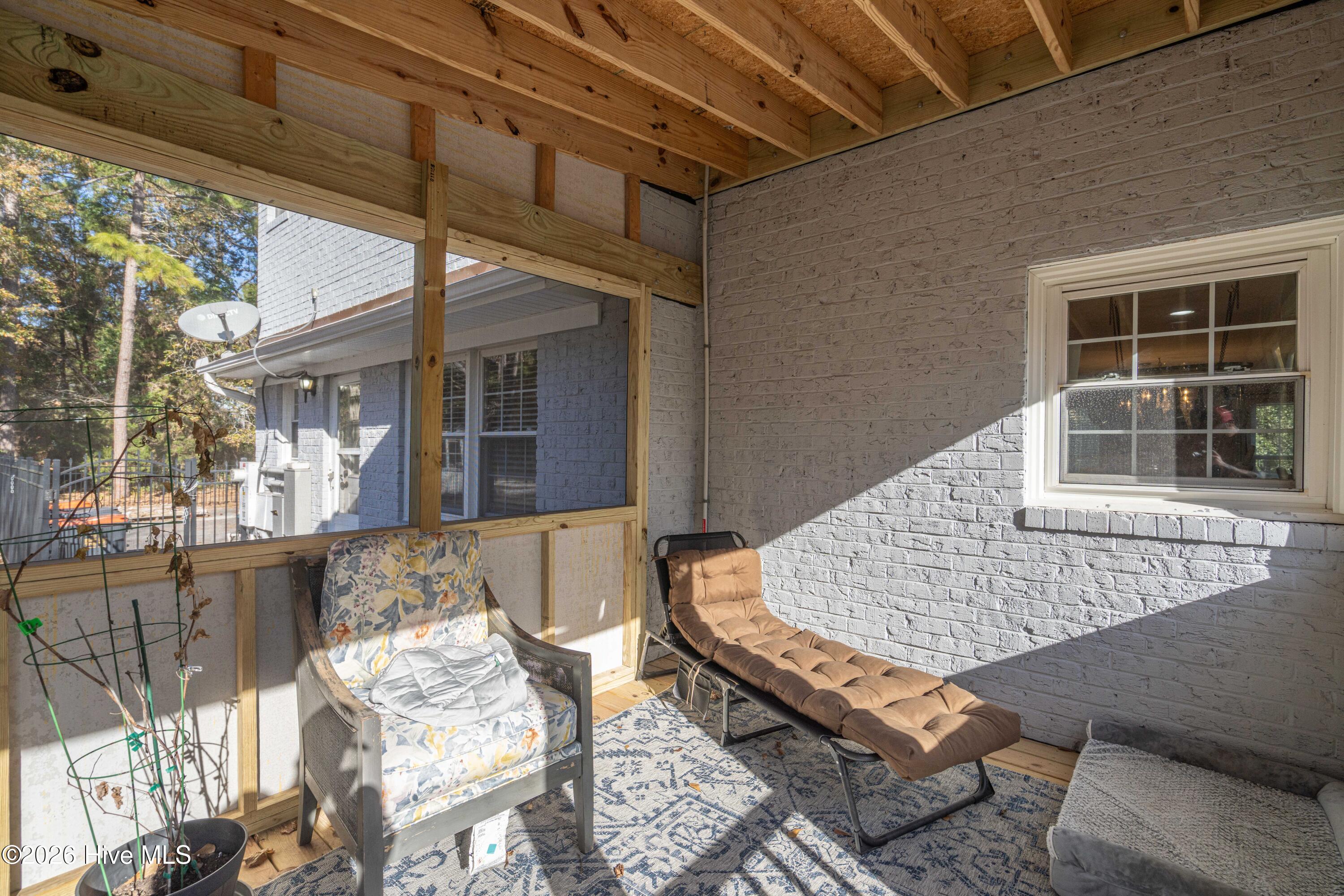 100548733 | Photo 30