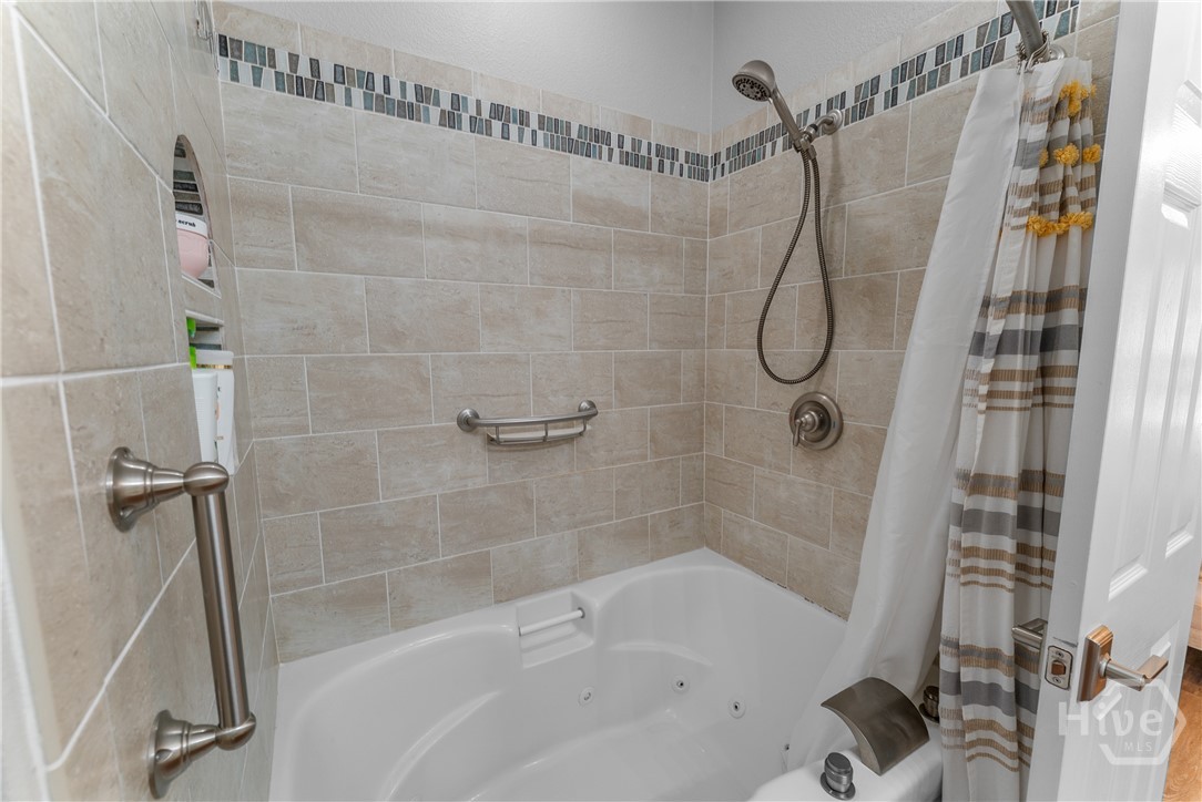 Jetted tub in primary