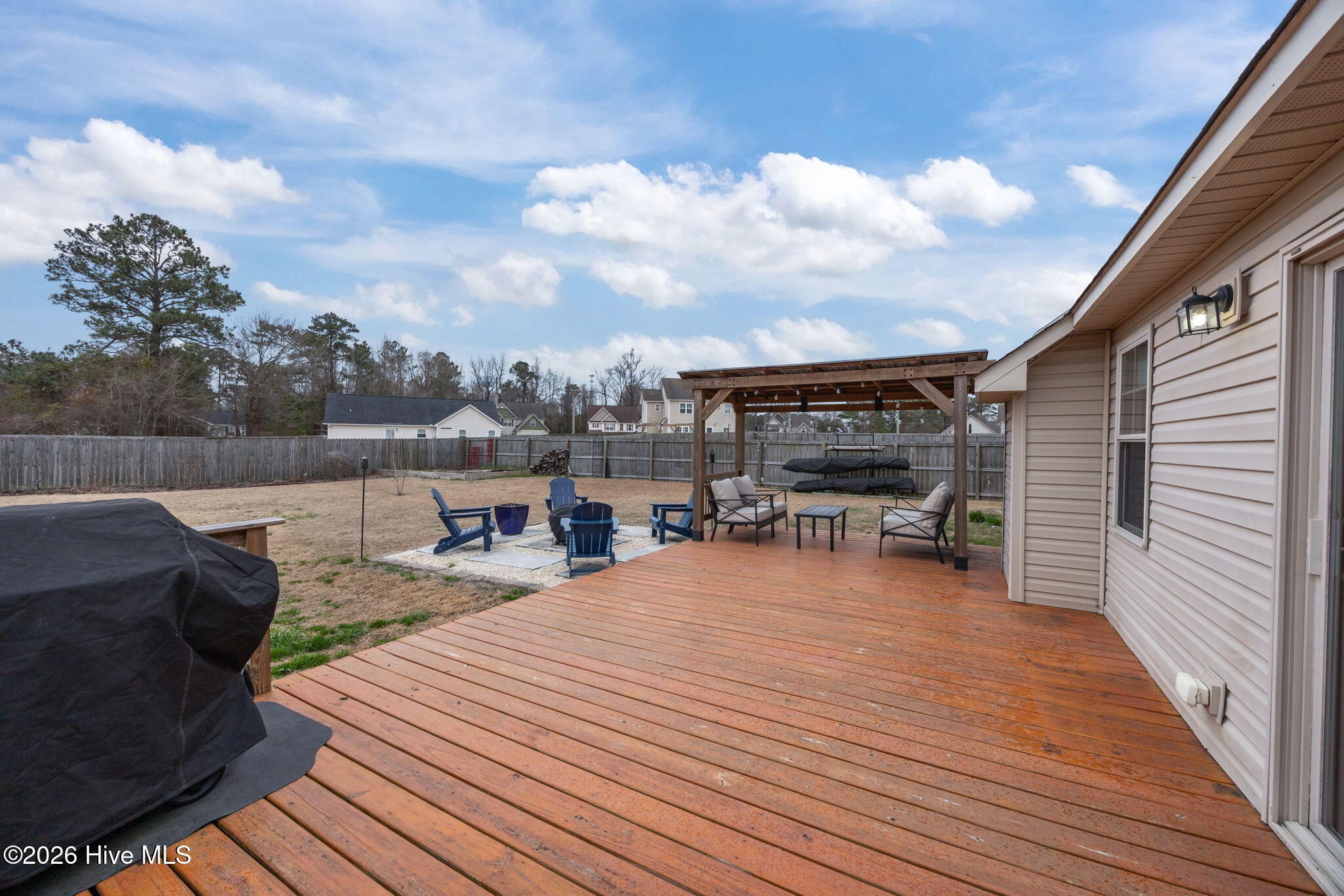 100557162 | Photo 48