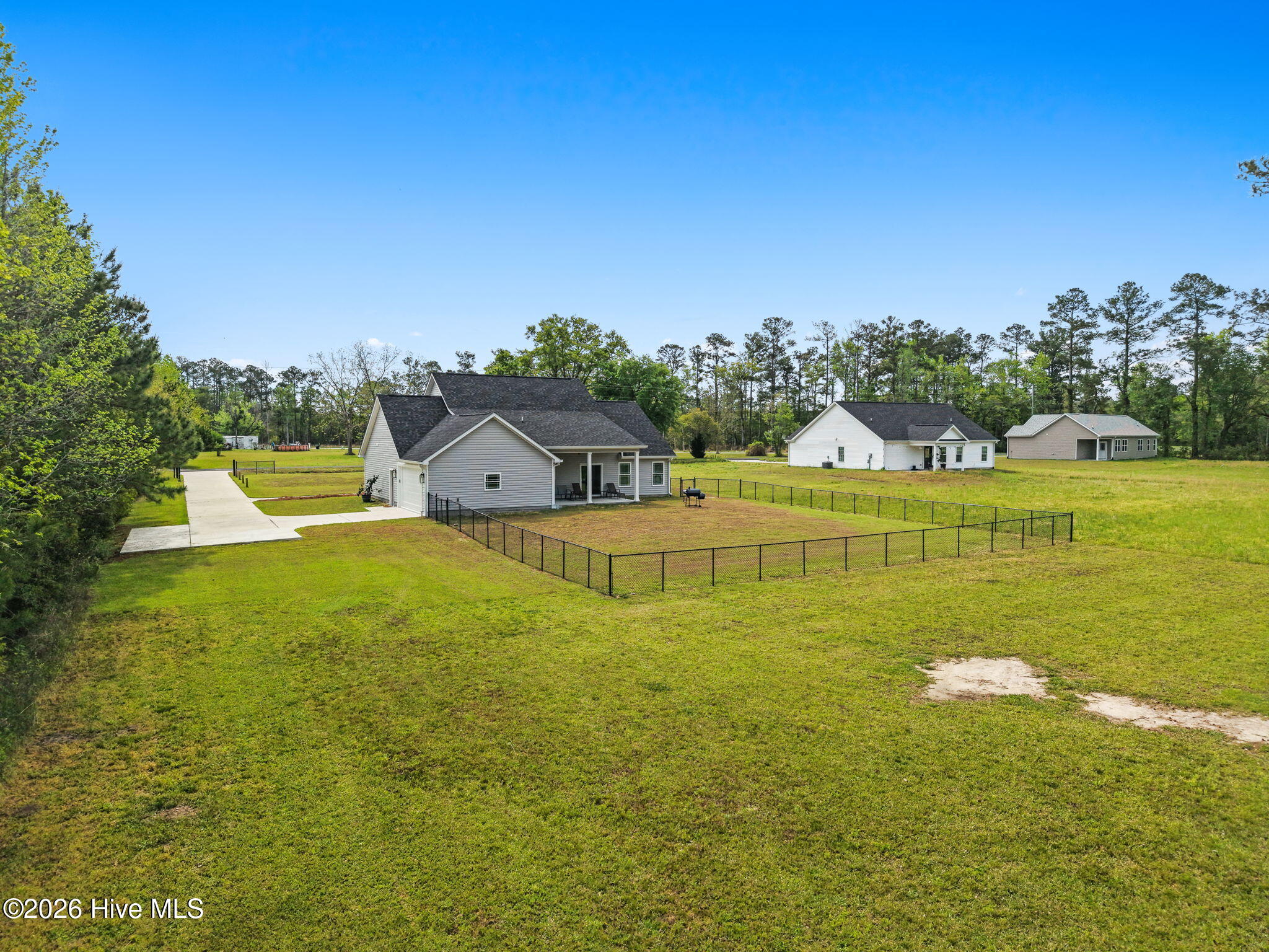 100565582 | Photo 49