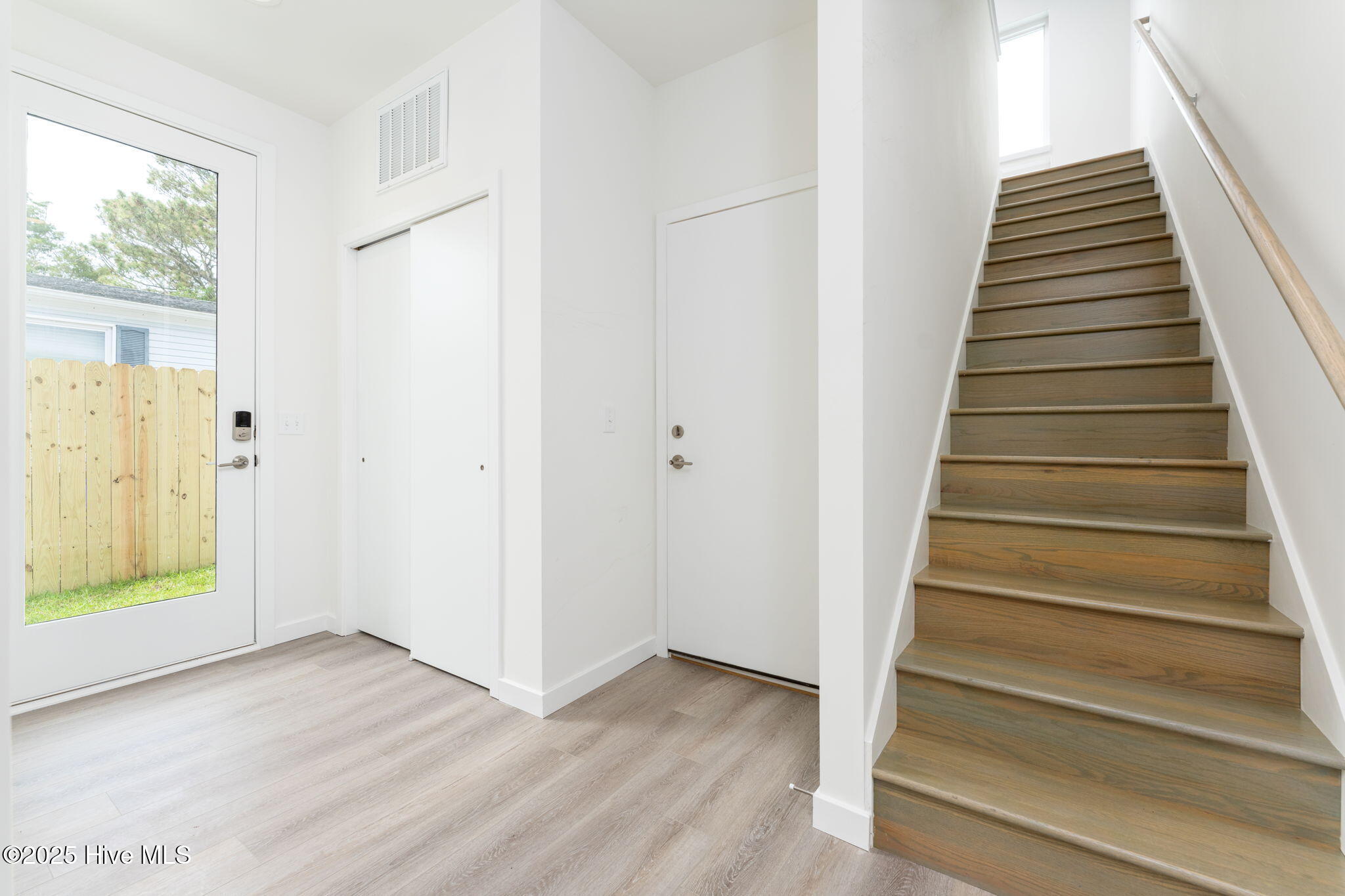 100485156 | Photo 10