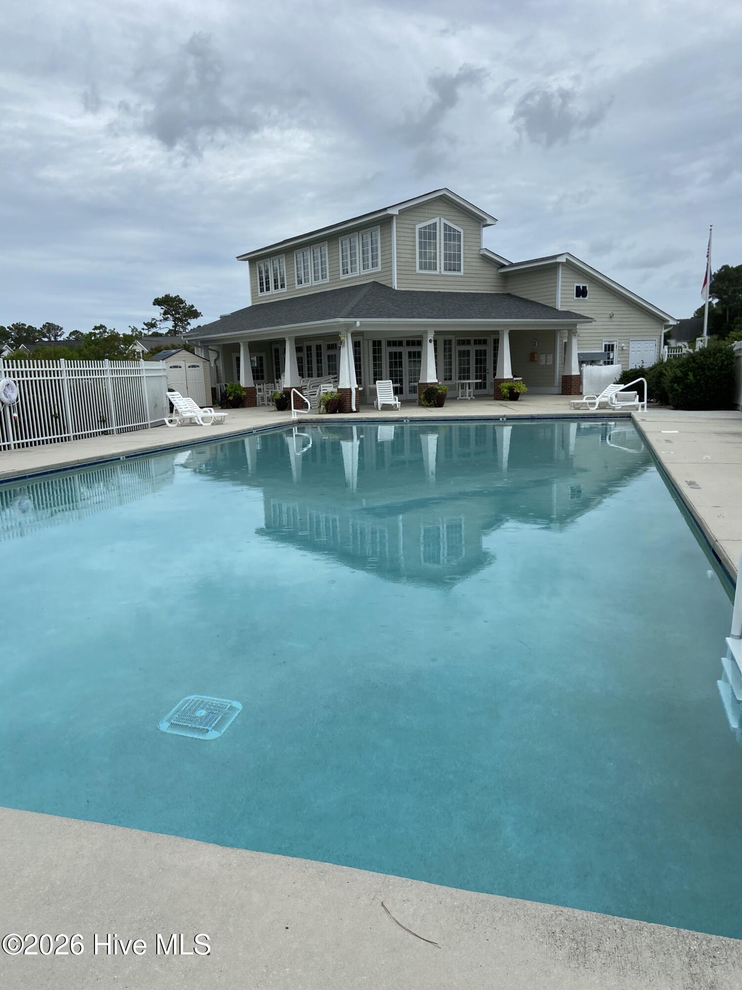 100550987 | Photo 33