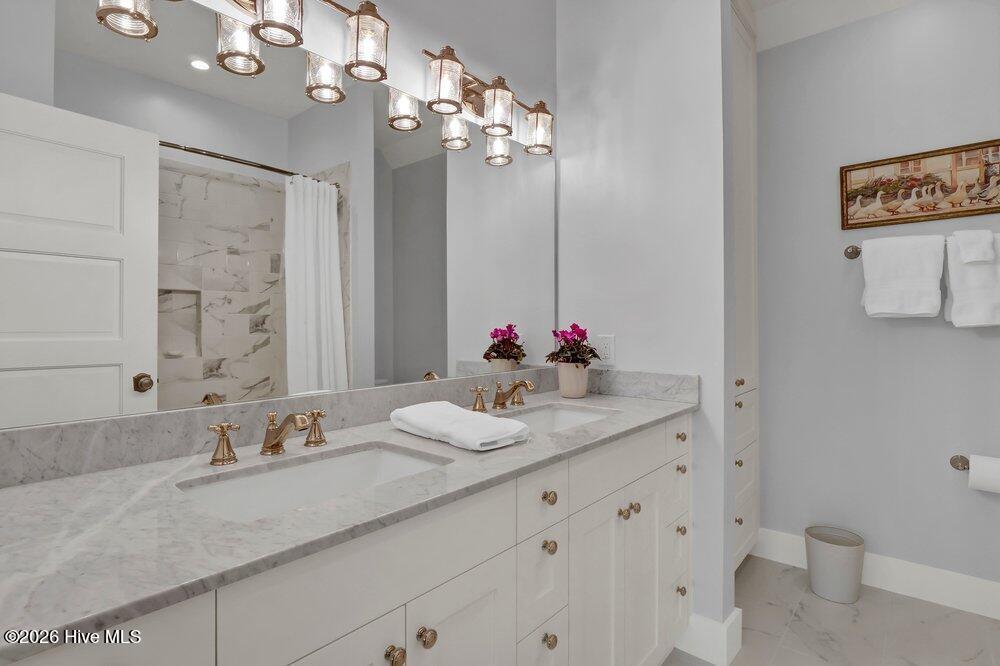 100552560 | Photo 41