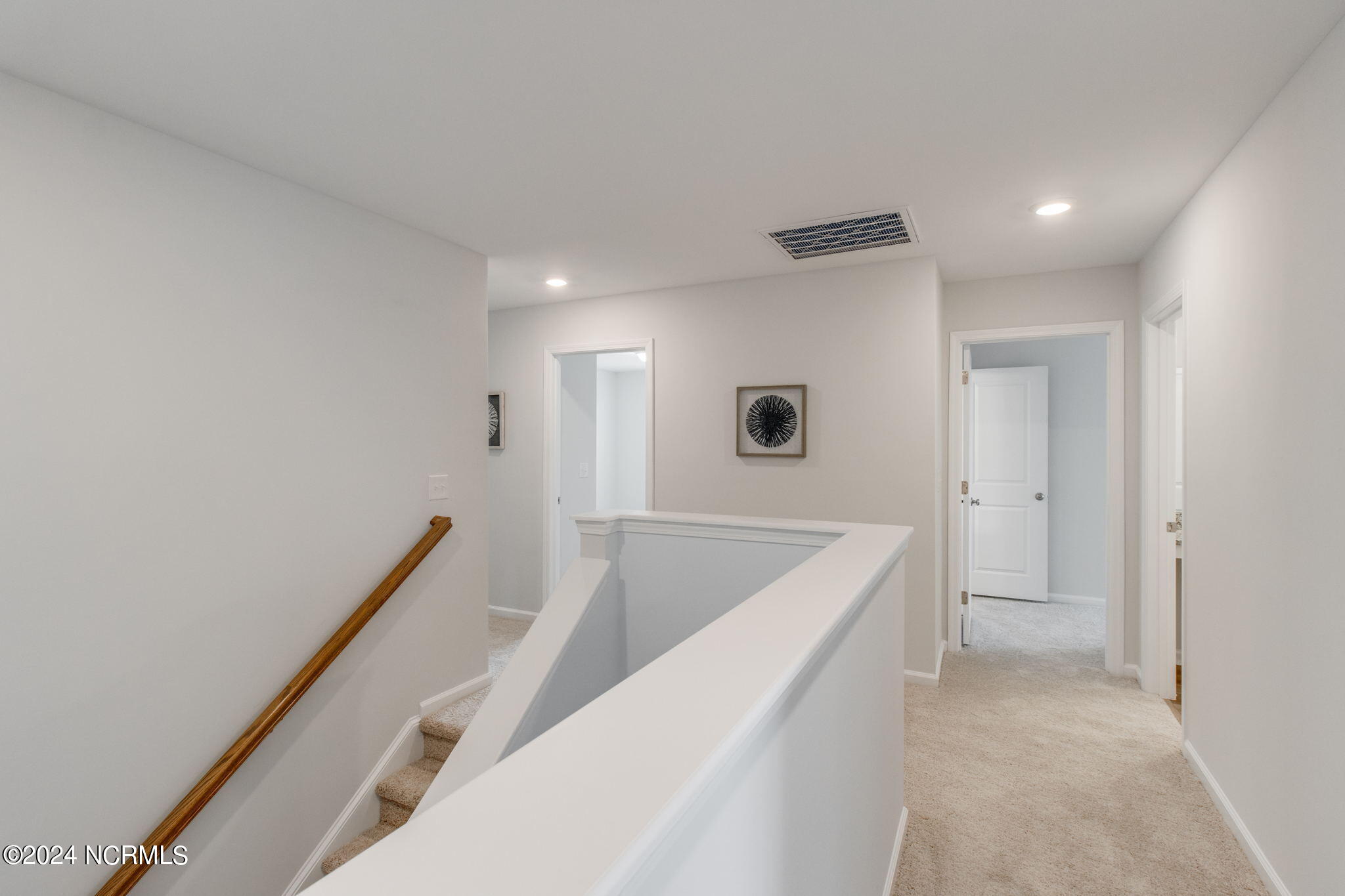 100553696 | Photo 11