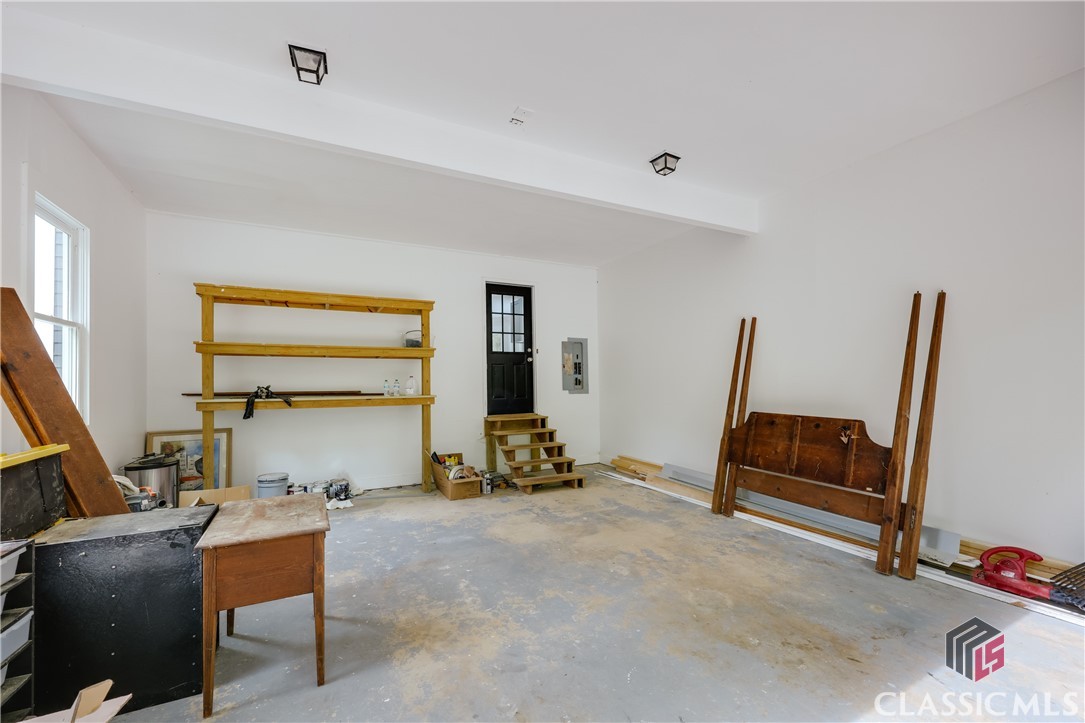 155 Hunters Pointe Drive