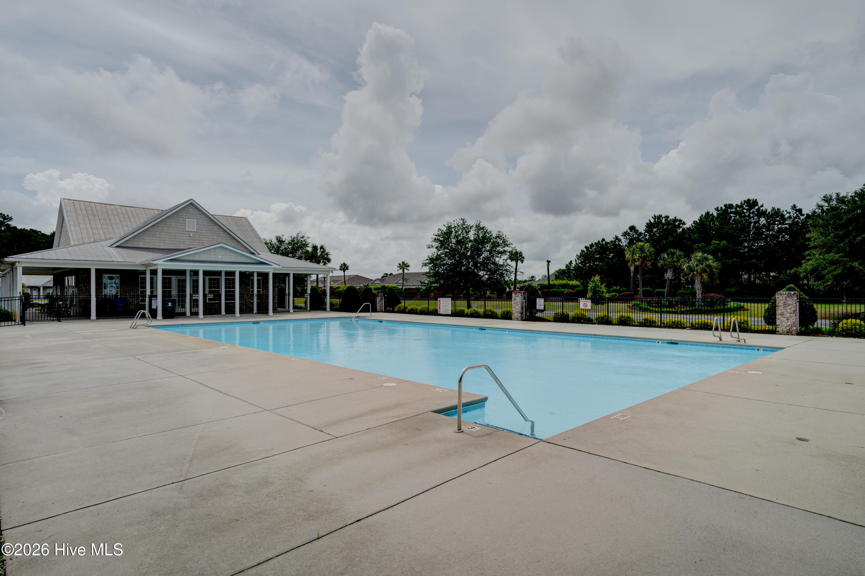 100557466 | Photo 65