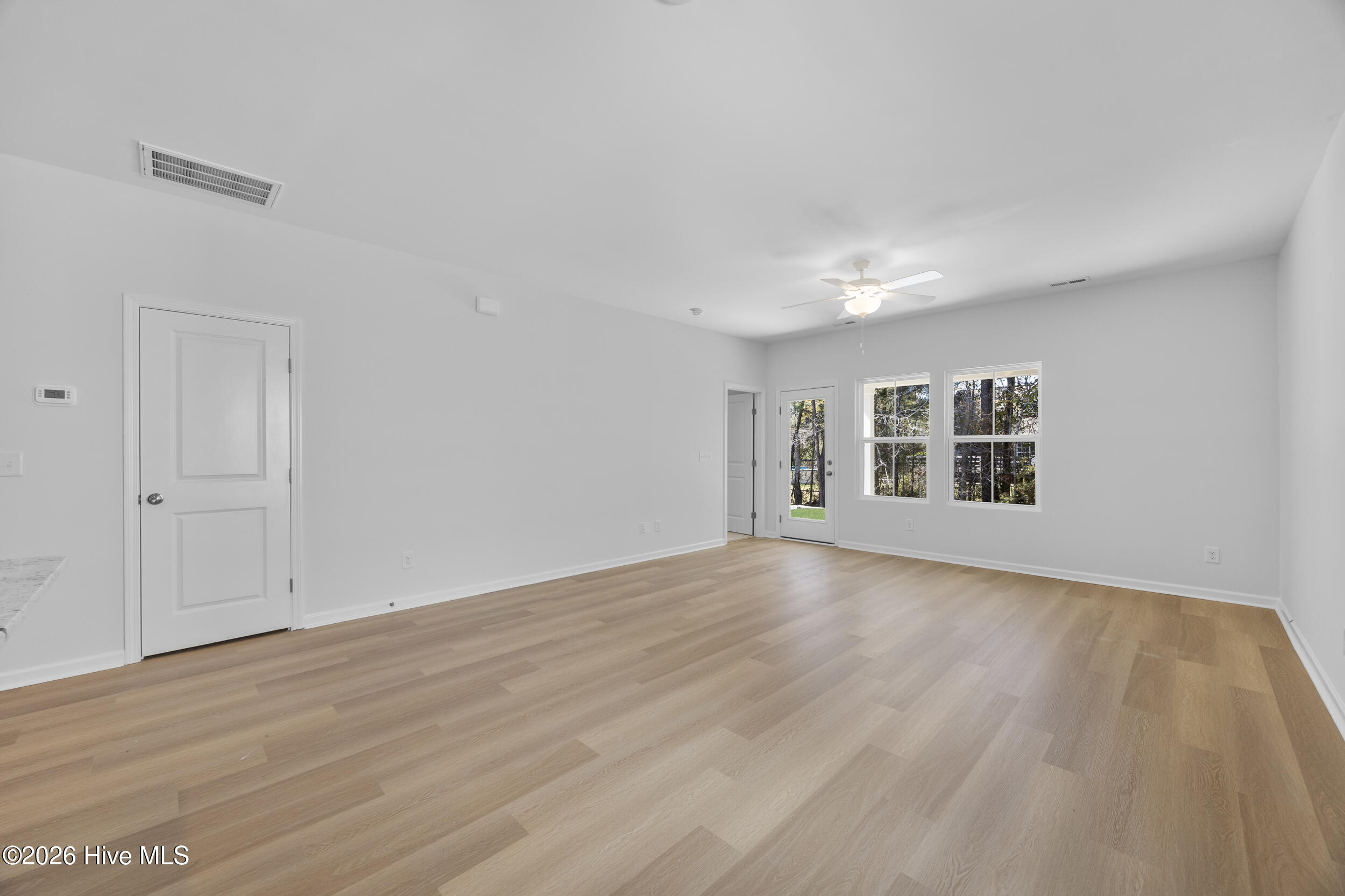 100556488 | Photo 20