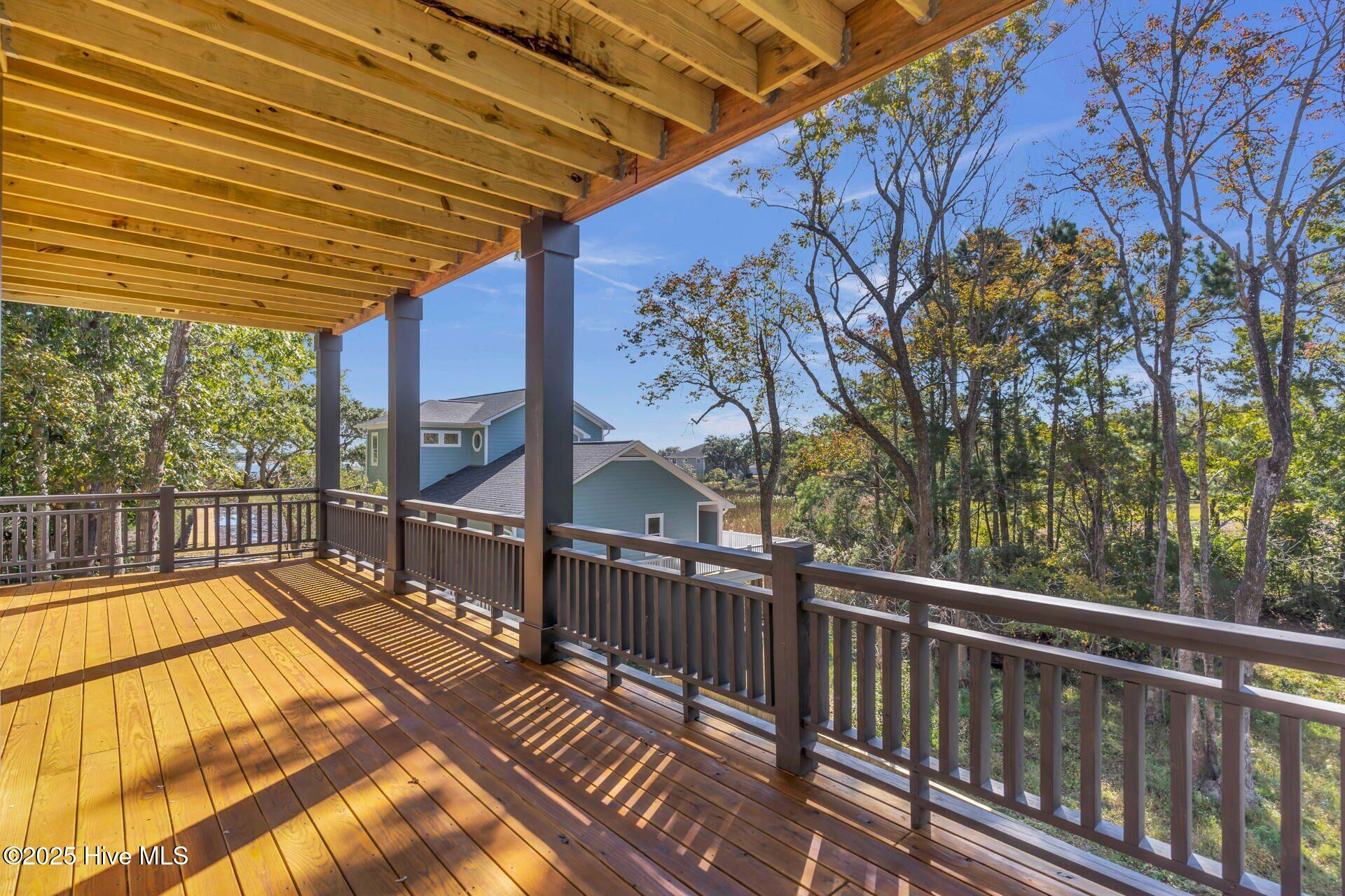 100539388 | Photo 46