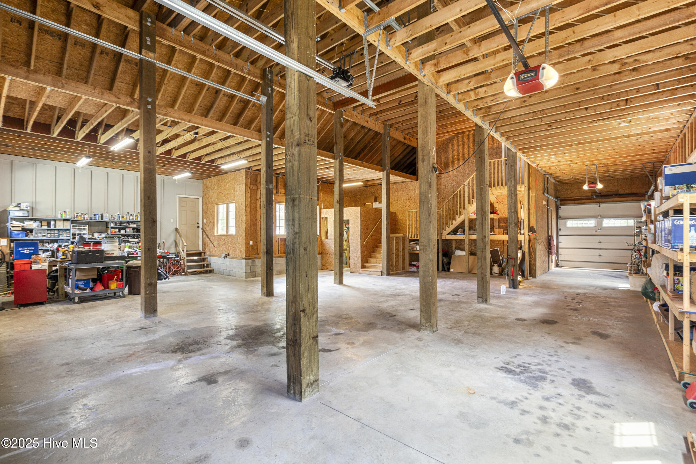 100569480 | Photo 103