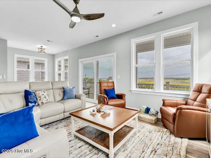 100541216 | Photo 23