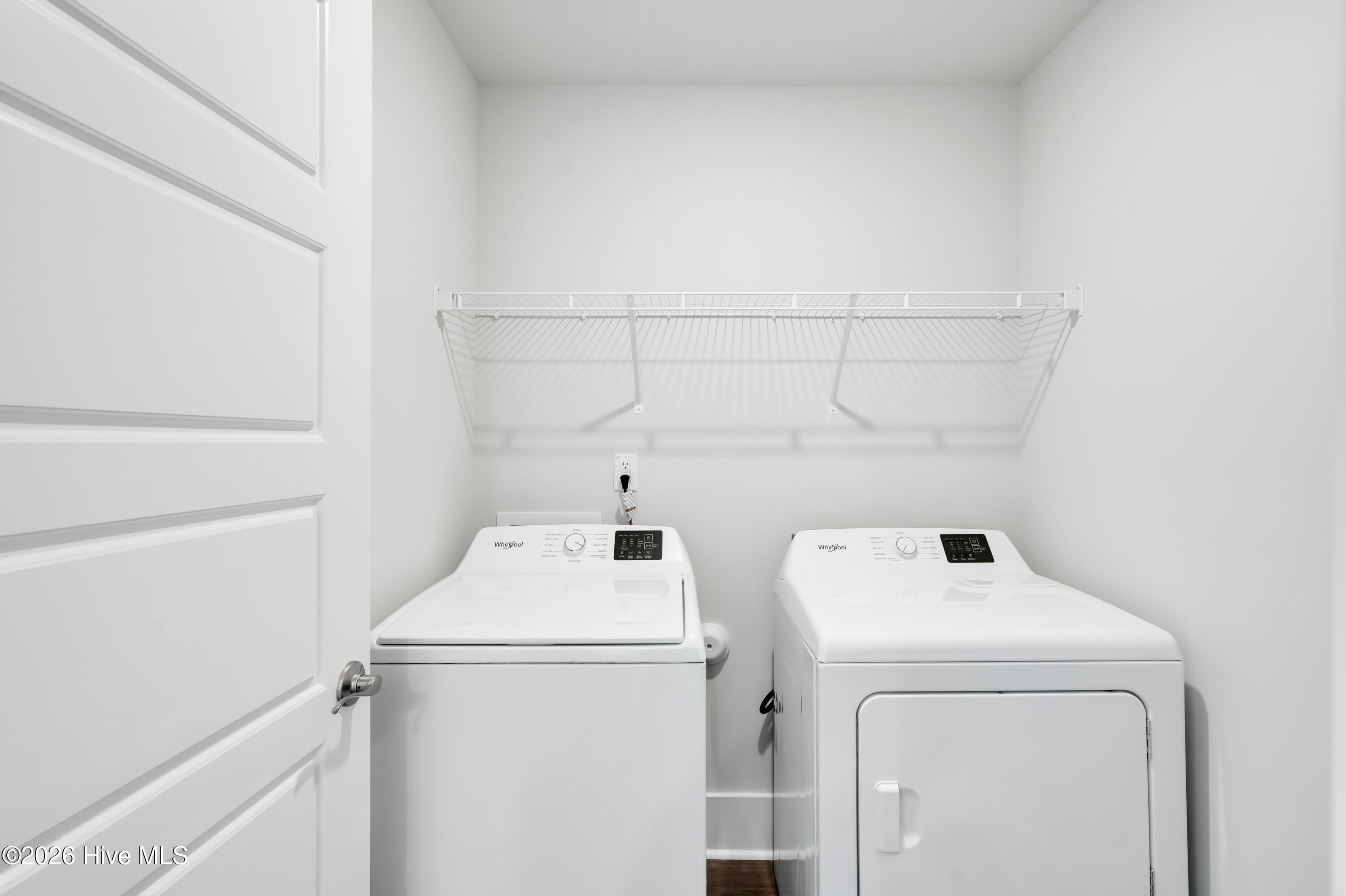 100562345 | Photo 25