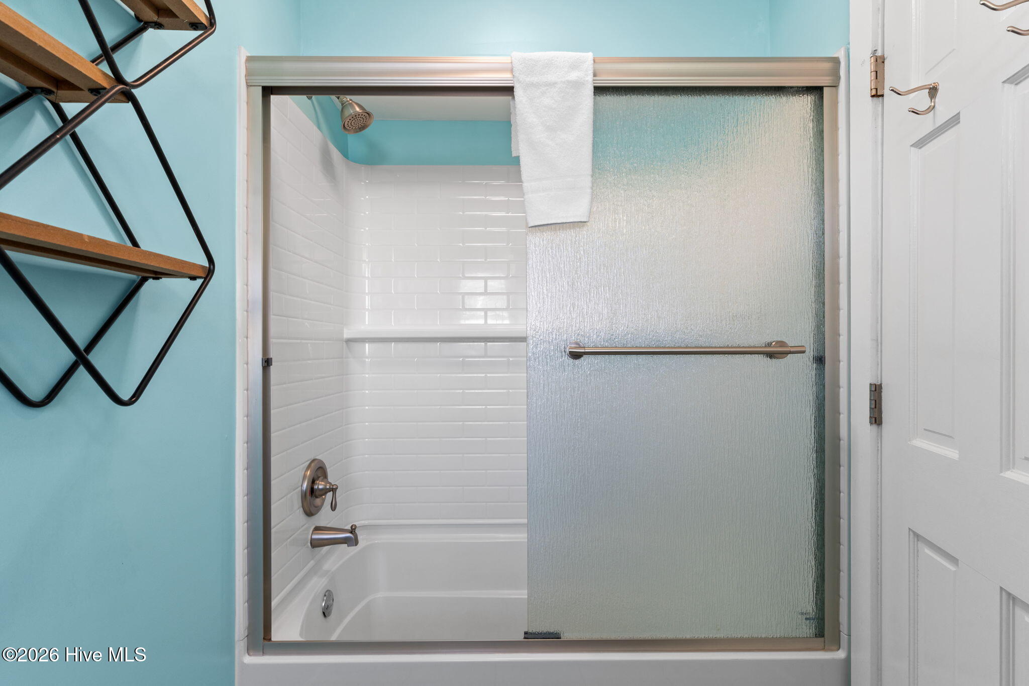 100557259 | Photo 32