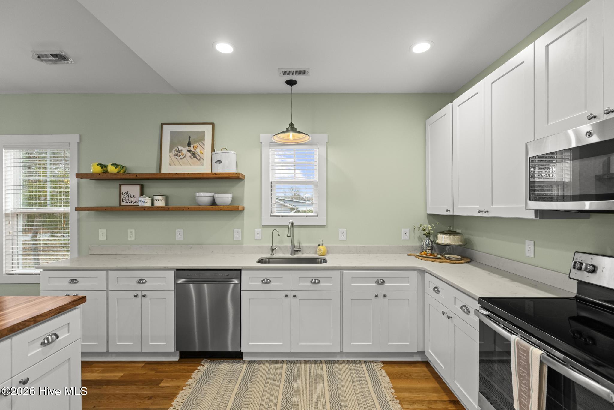 100552485 | Photo 11