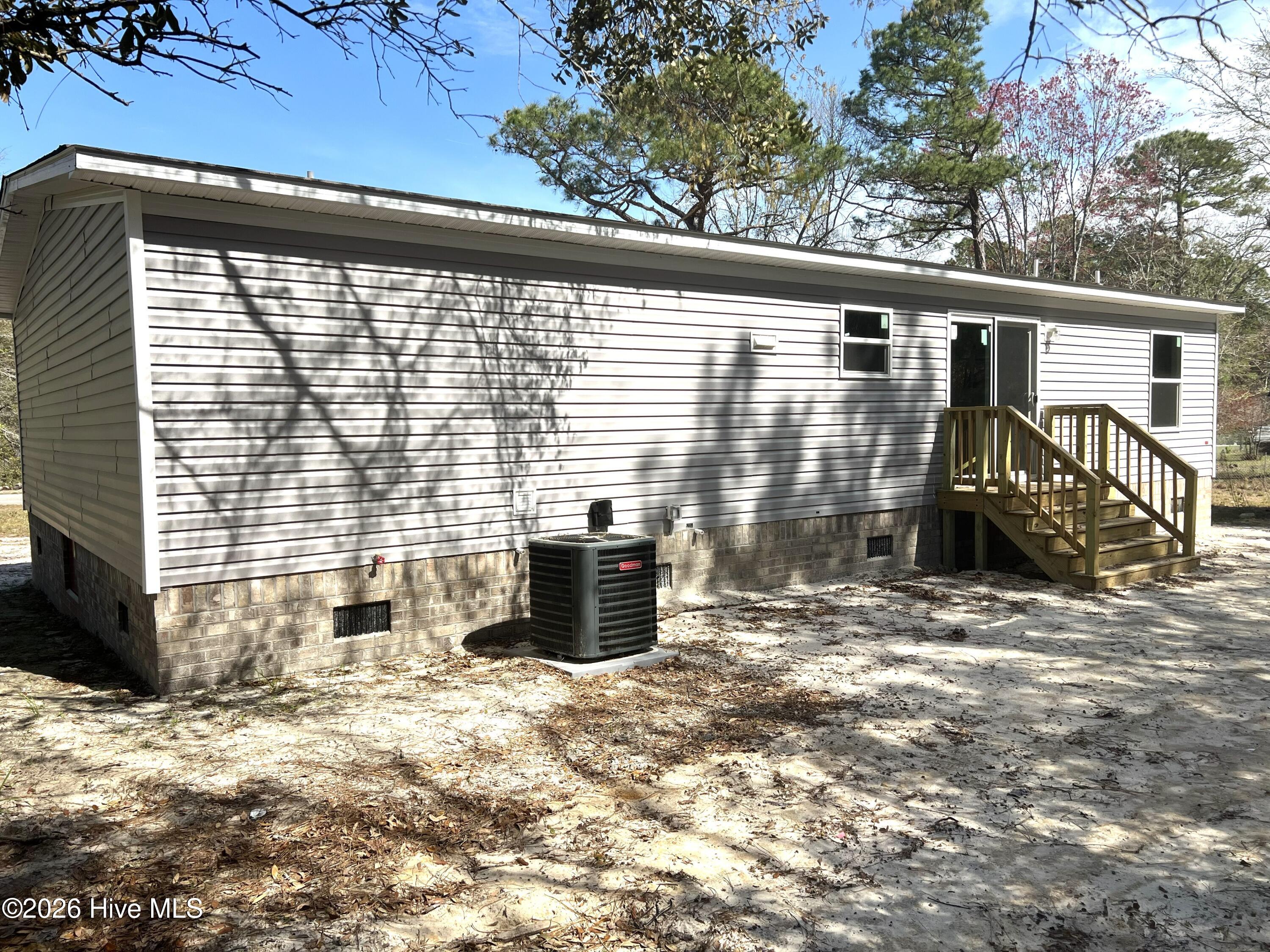 100563210 | Photo 18