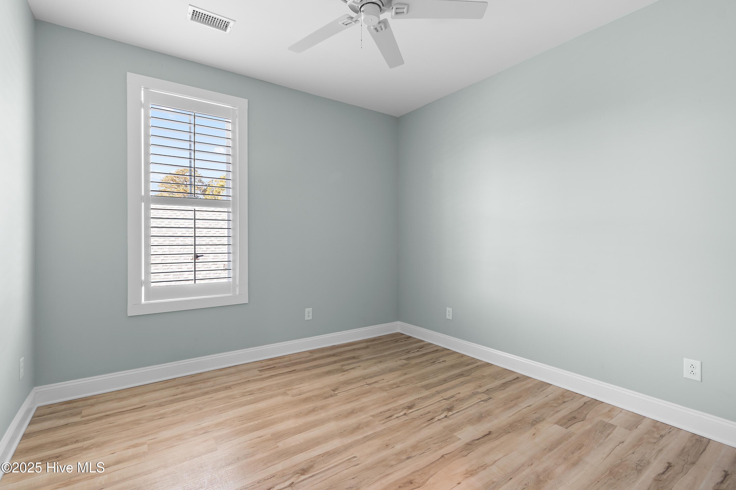 100541024 | Photo 36