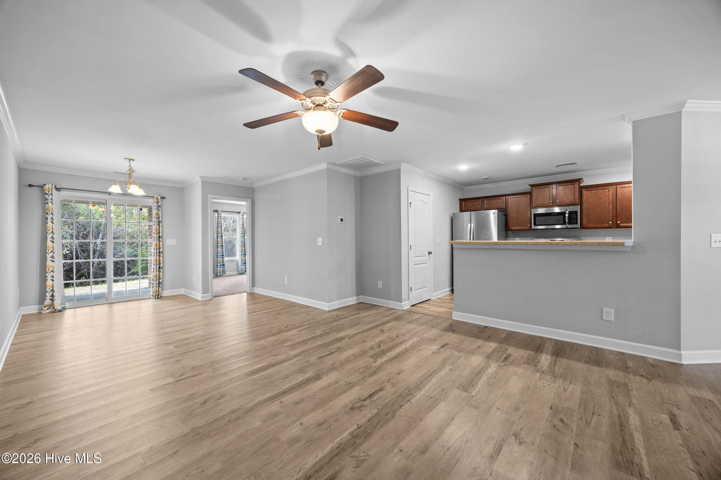 100555457 | Photo 14