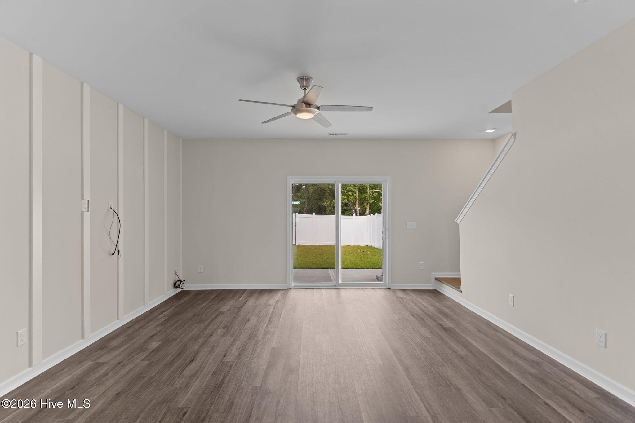 100547948 | Photo 14