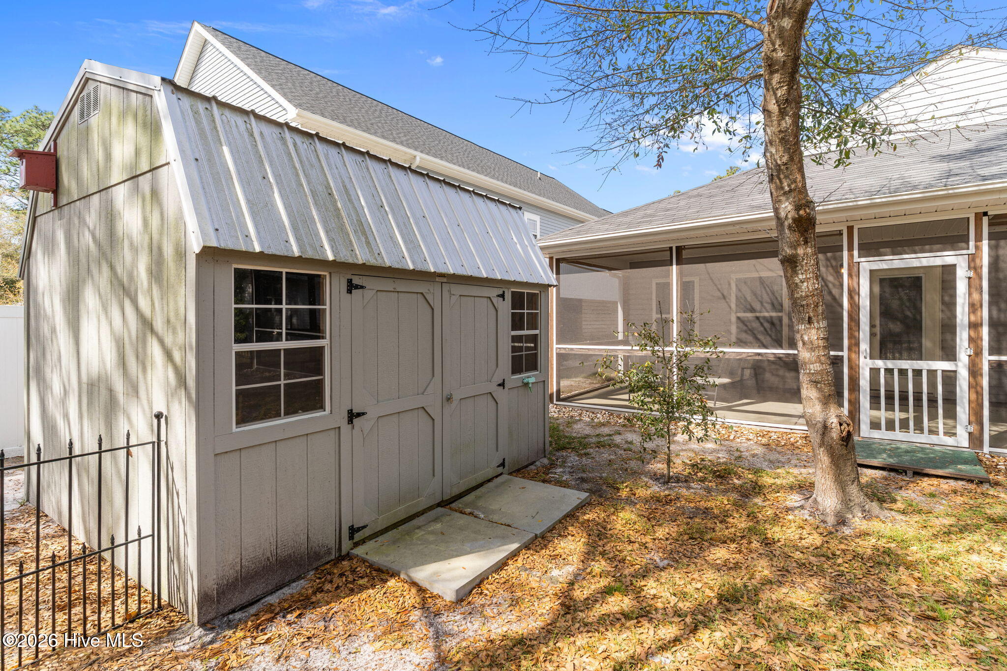 100564480 | Photo 47