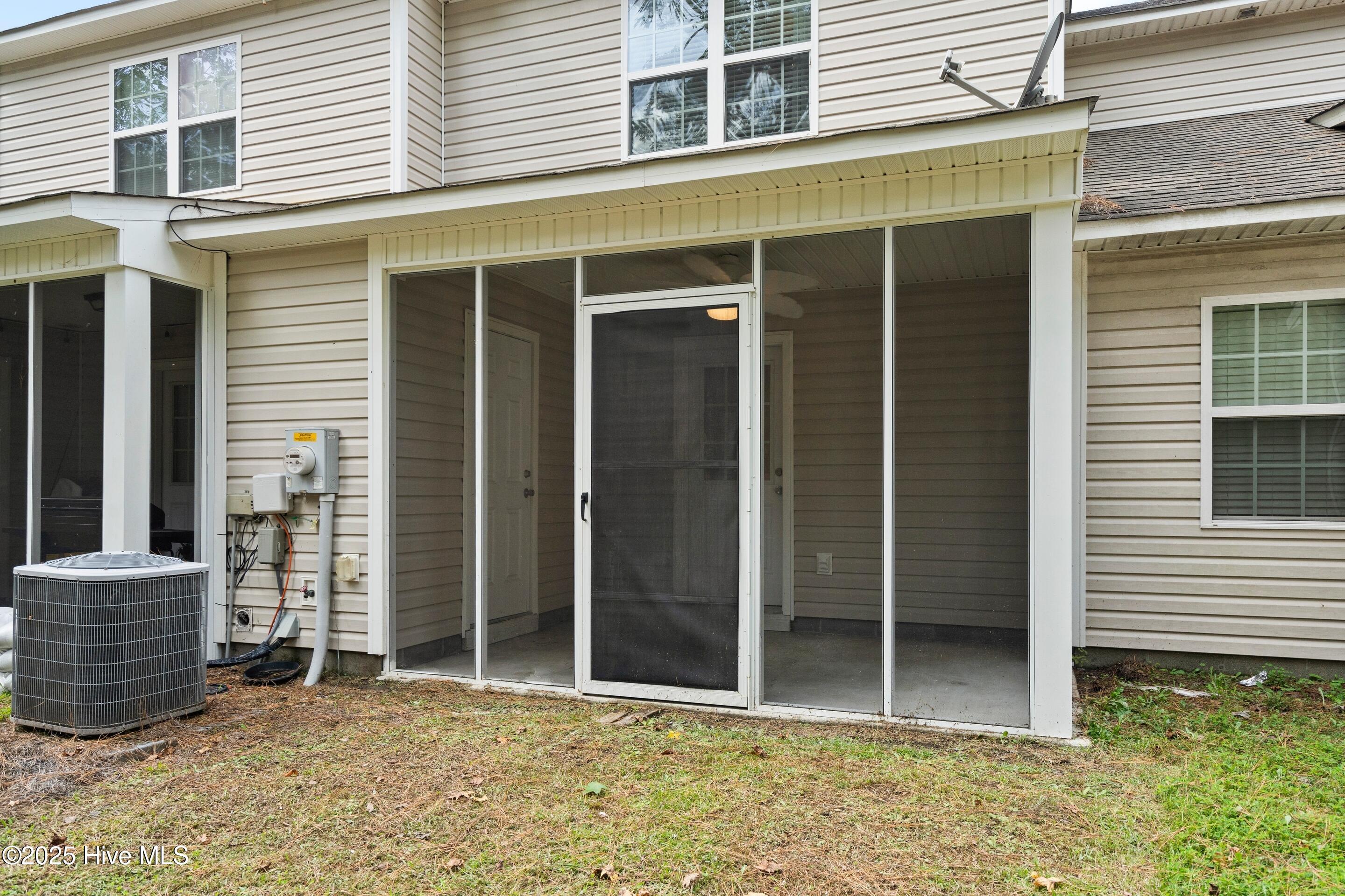 100536267 | Photo 36