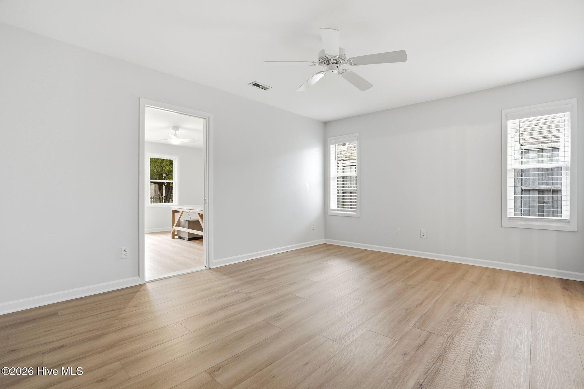 100555820 | Photo 37