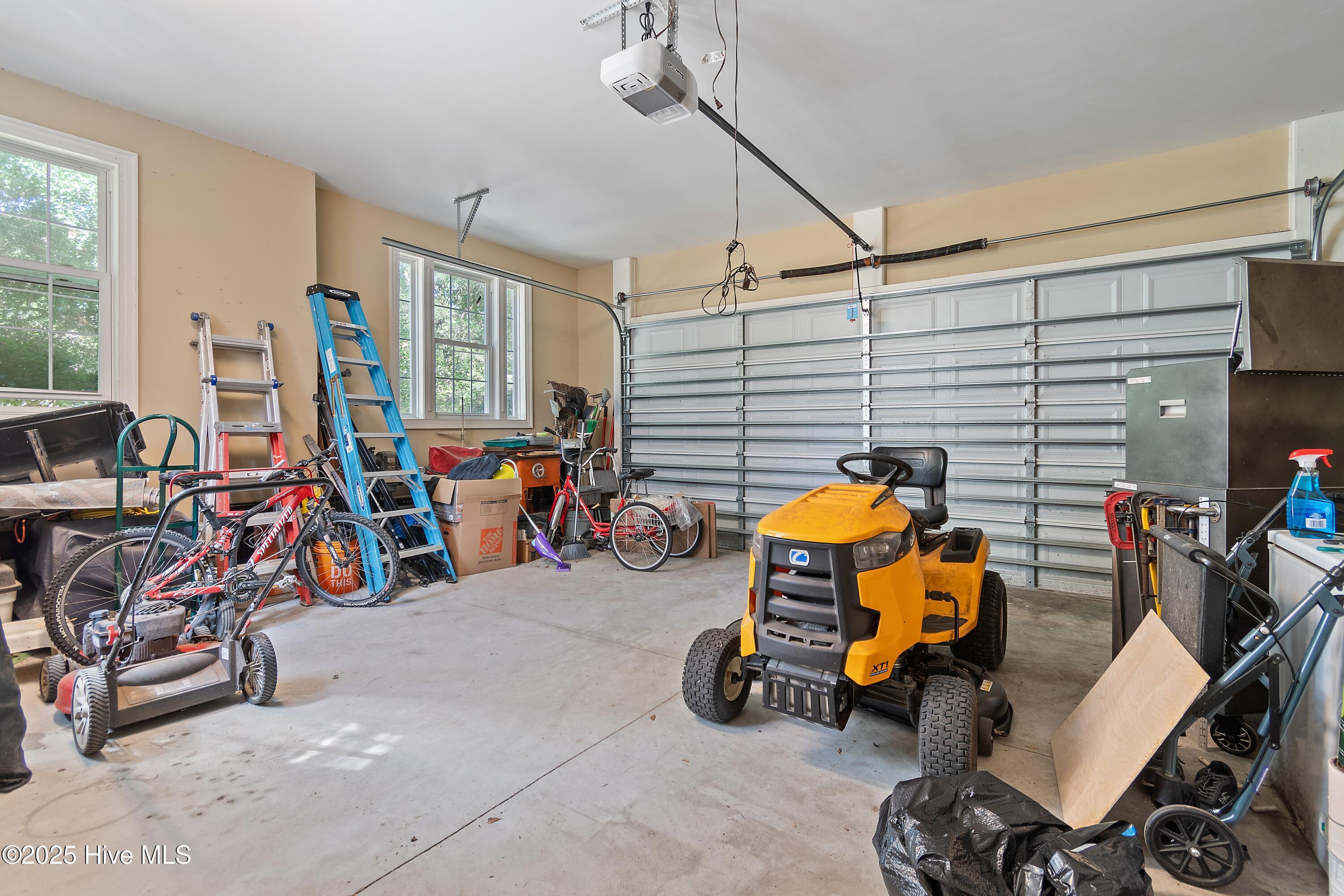 100528627 | Photo 40