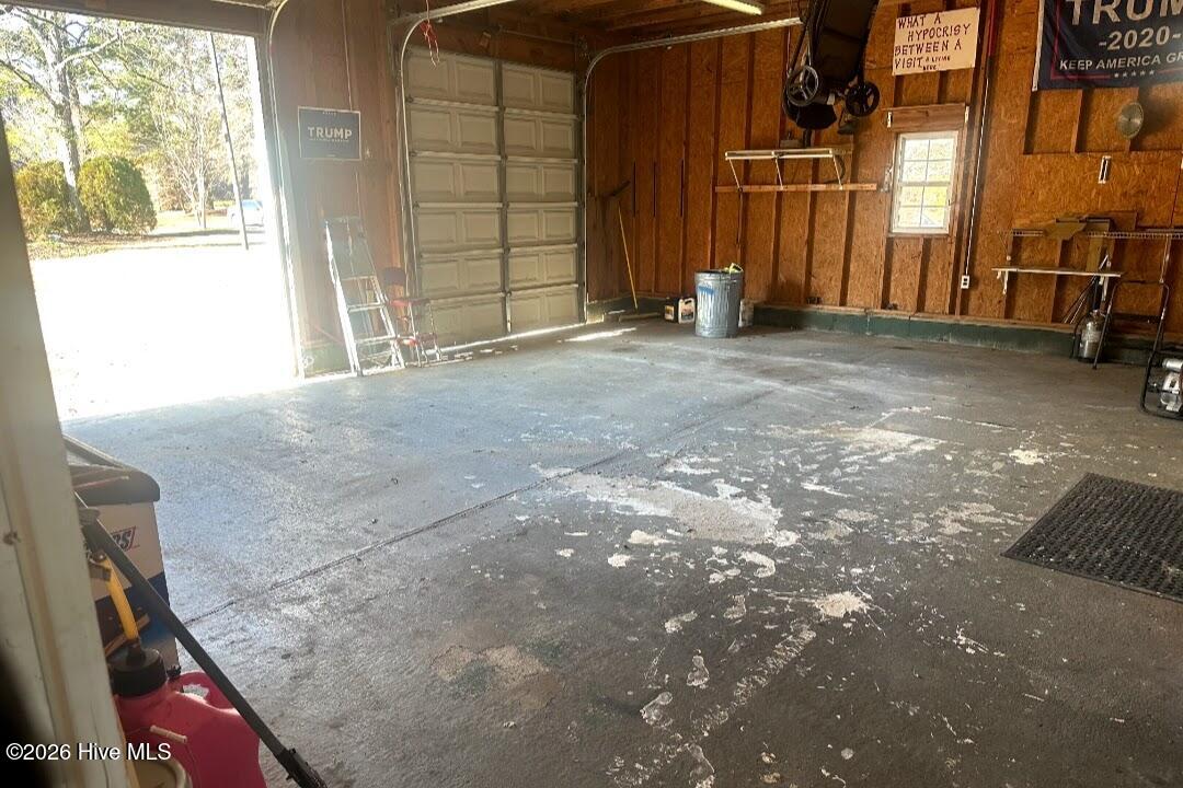 100550417 | Photo 44