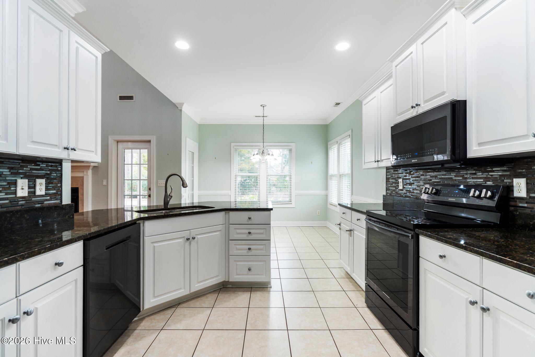 100552606 | Photo 15