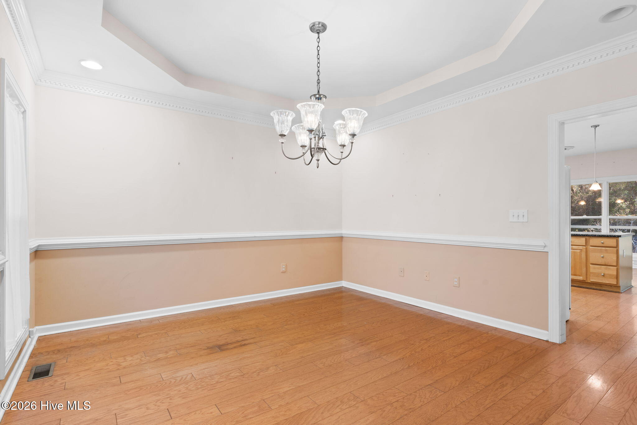 100551669 | Photo 39