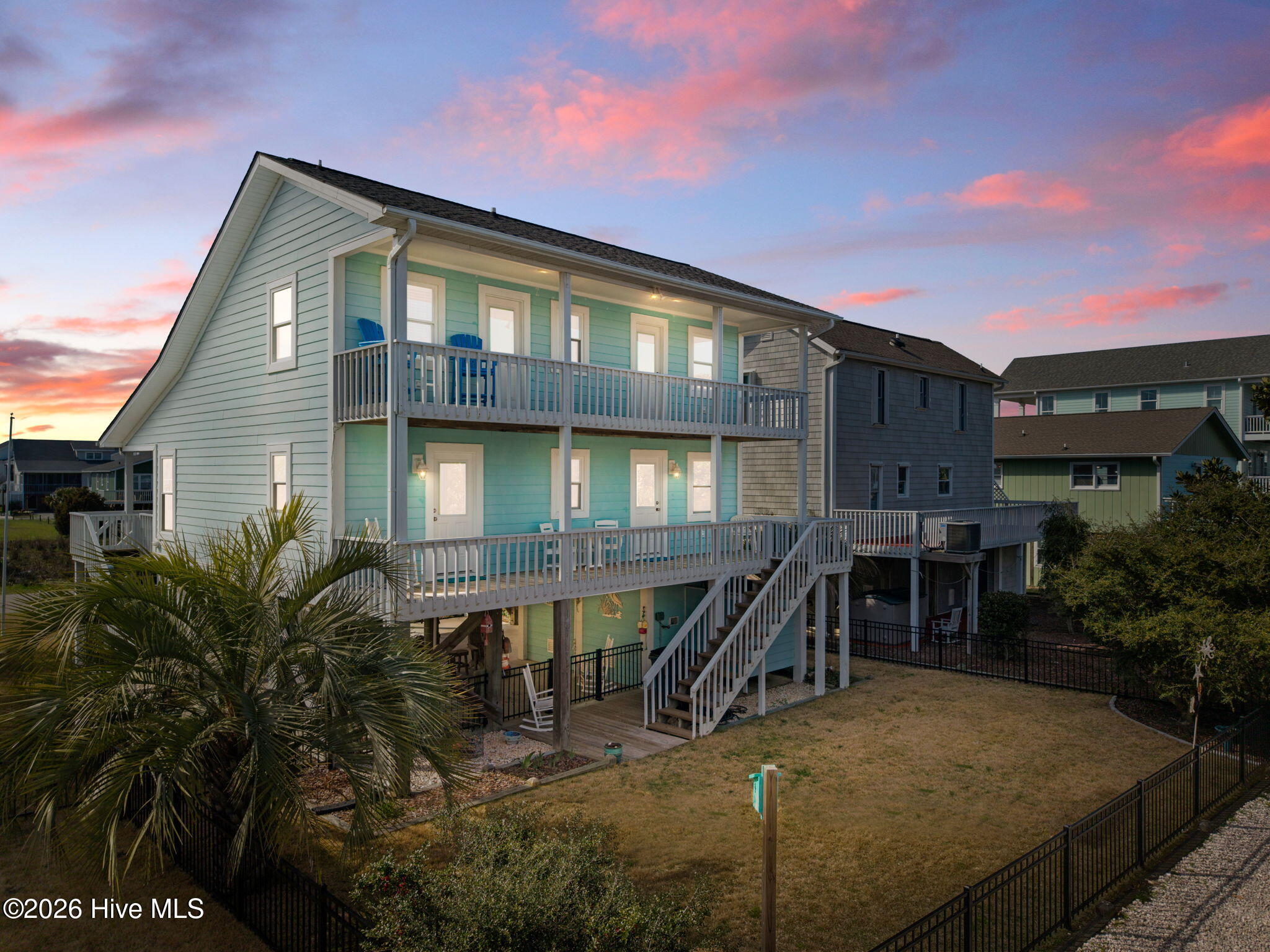 100560342 | Photo 43