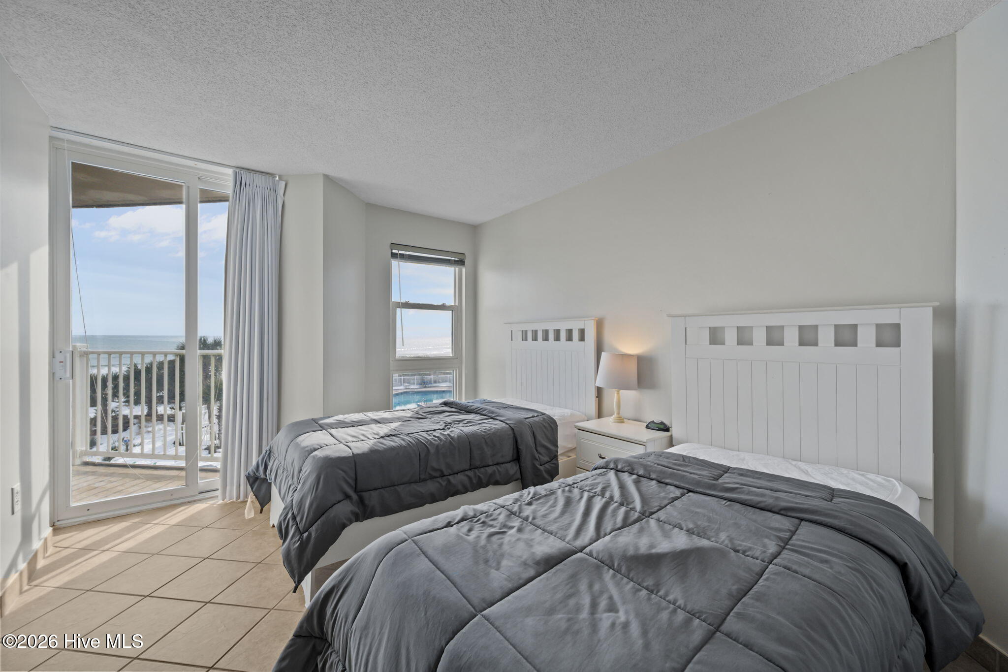 100552737 | Photo 28