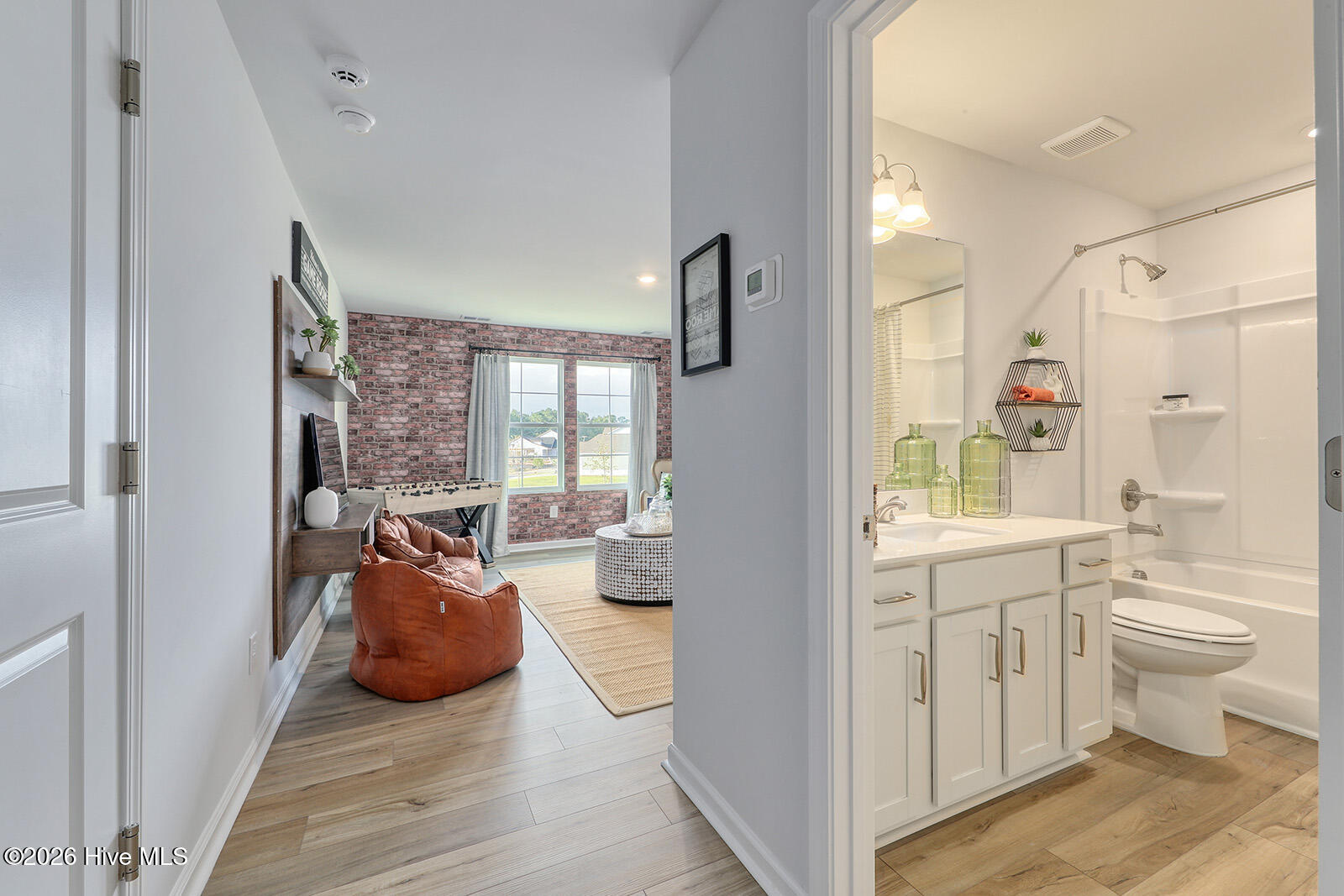 100550326 | Photo 12