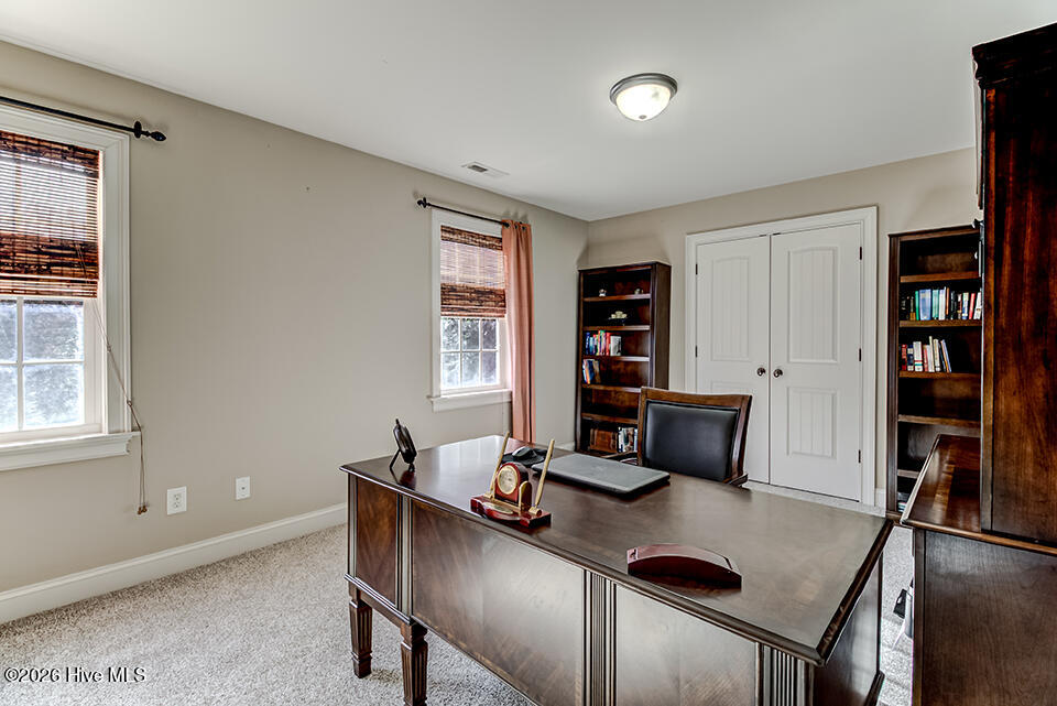 100548906 | Photo 33