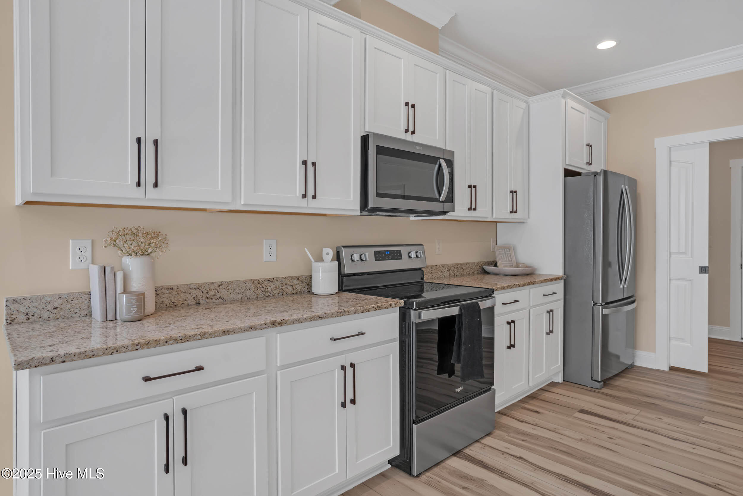 100460470 | Photo 21