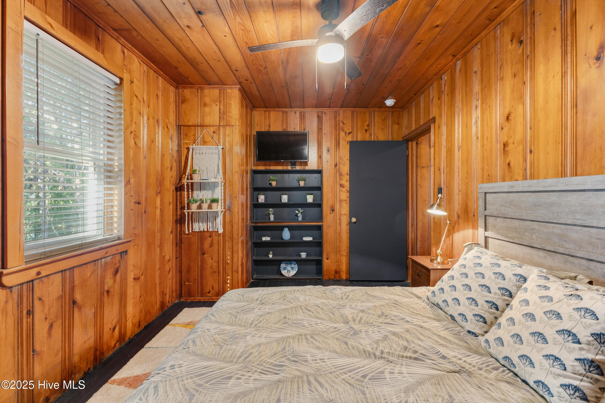 100535191 | Photo 18