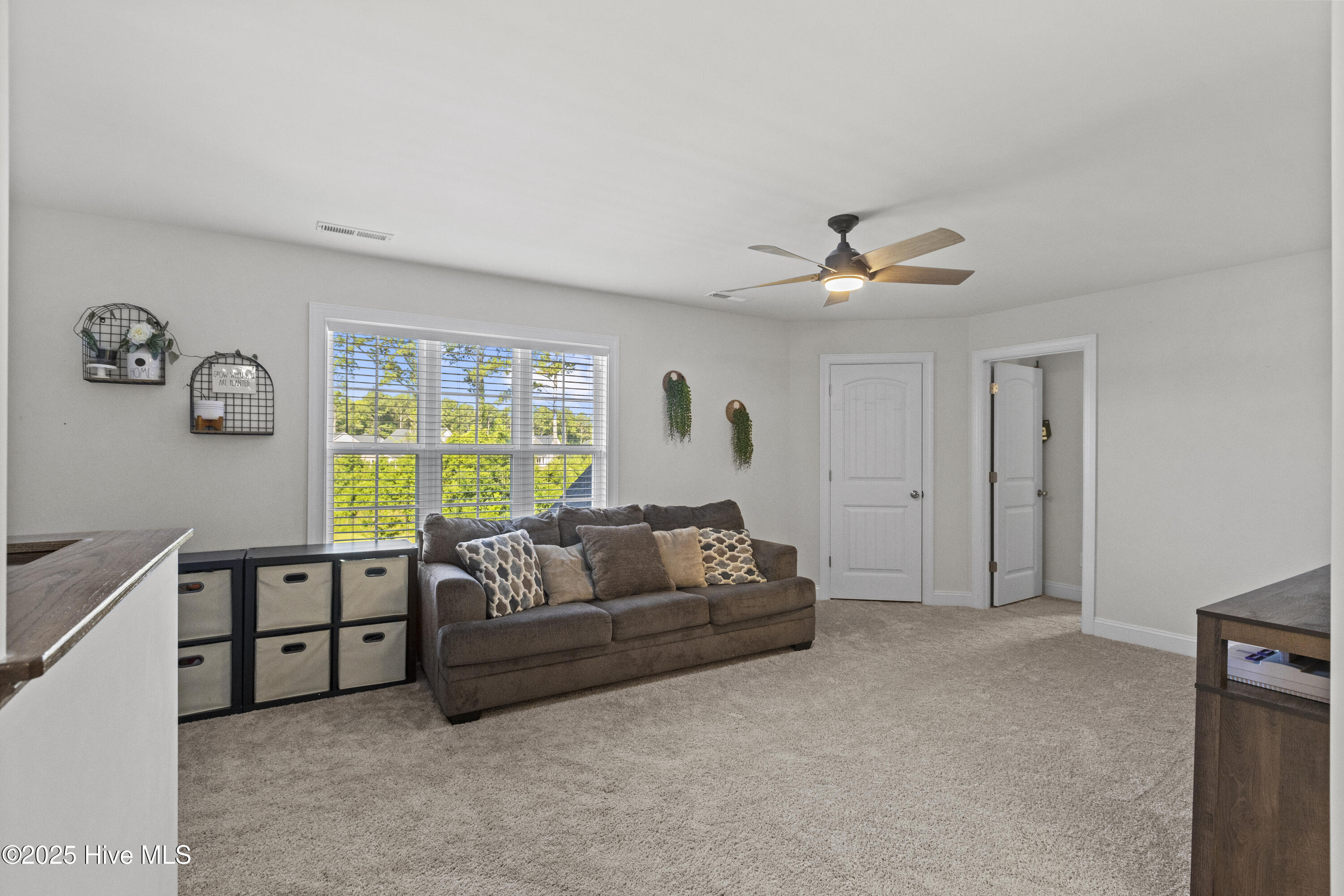 100518858 | Photo 30