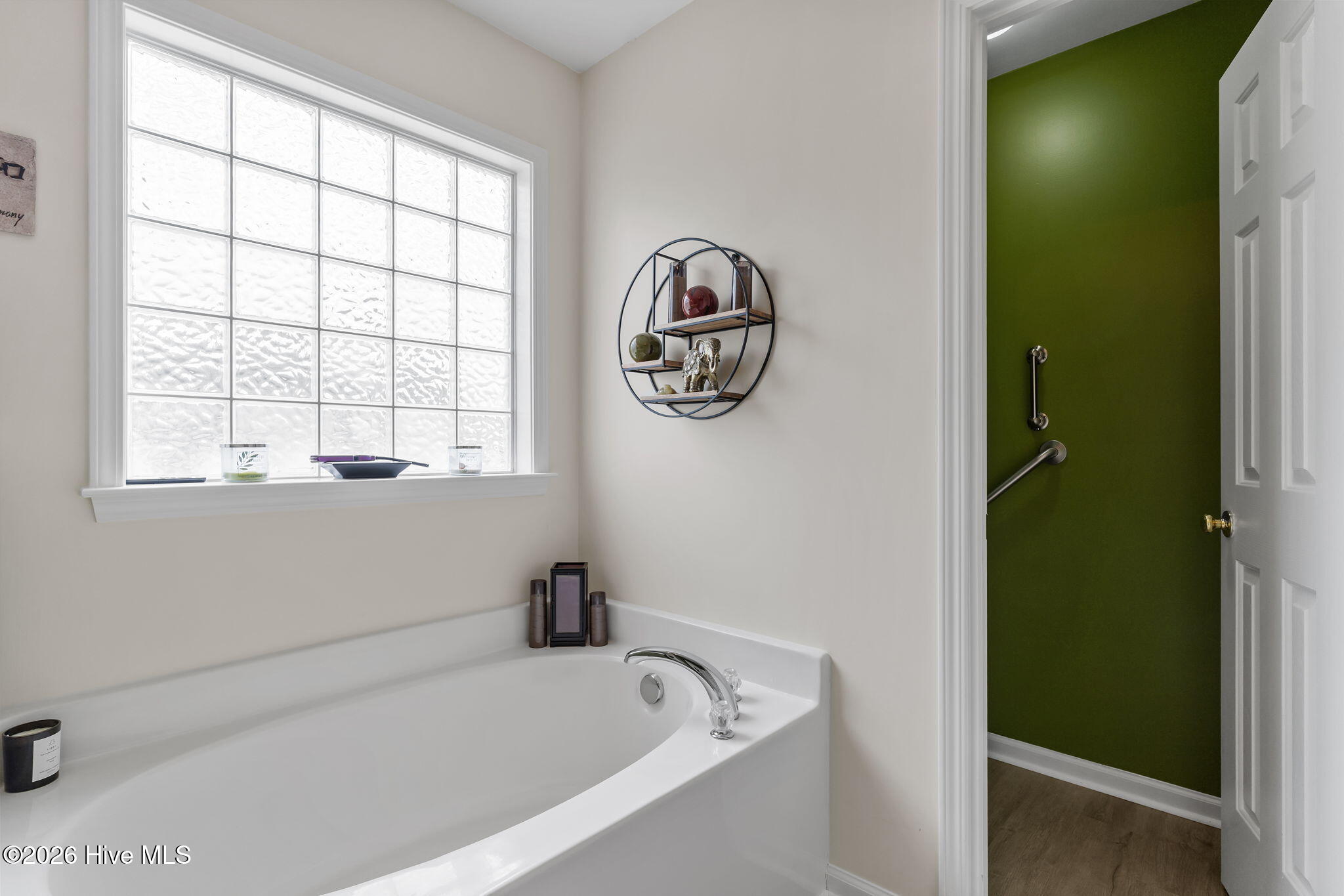 100565536 | Photo 31