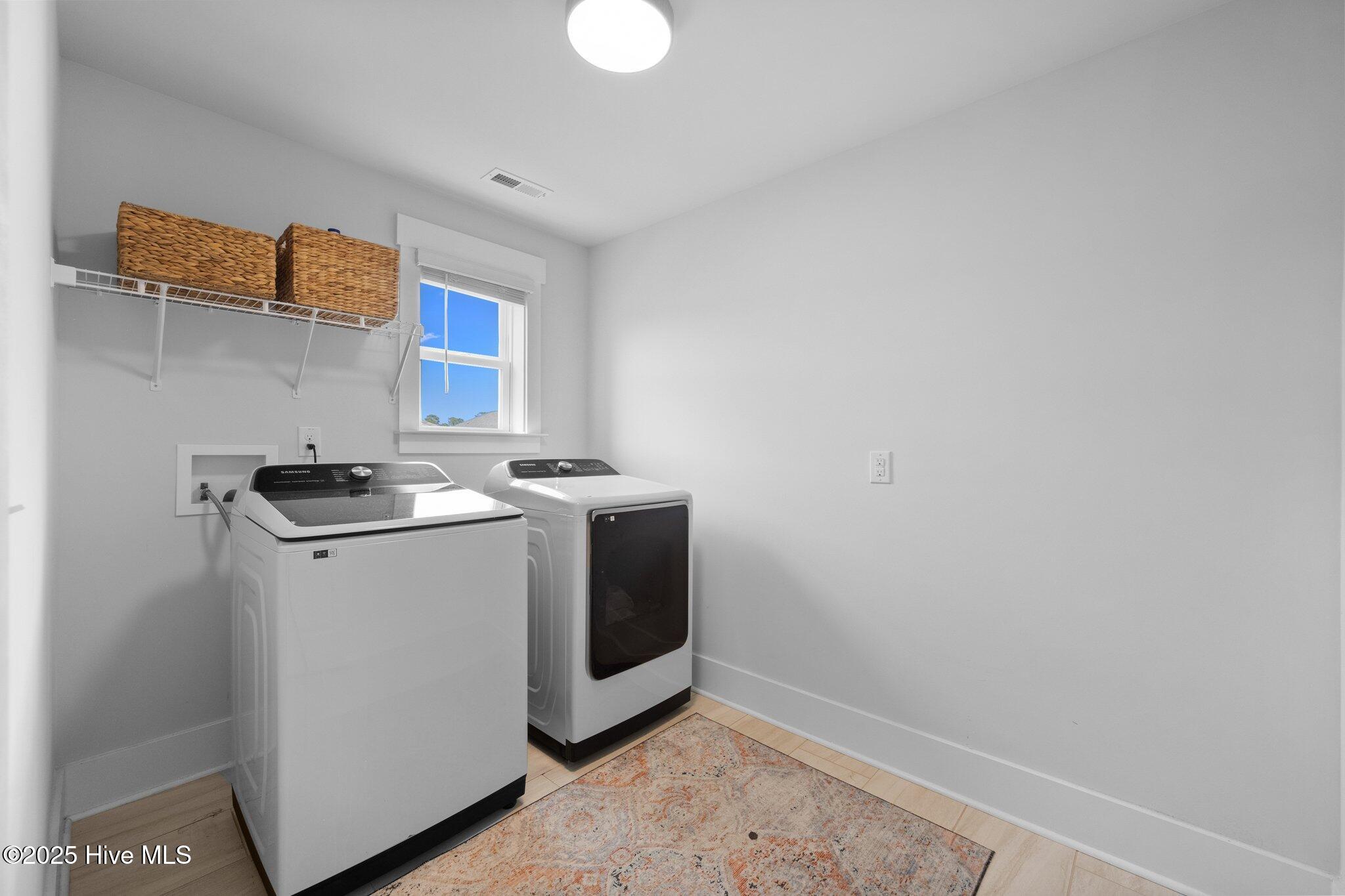 100540607 | Photo 46