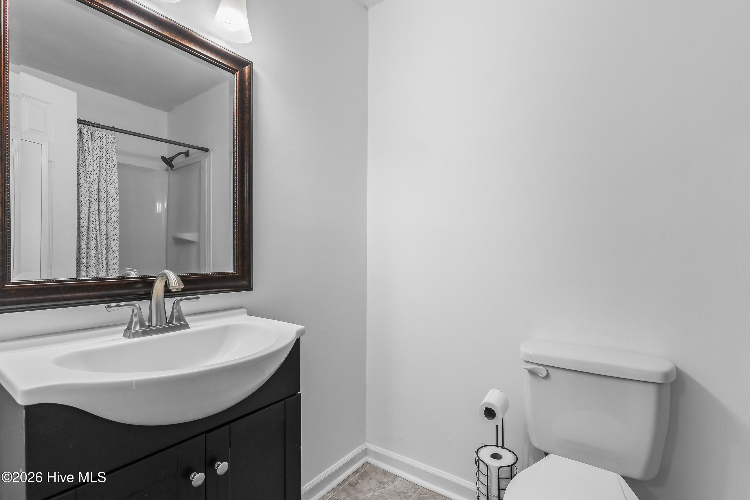 100566968 | Photo 17