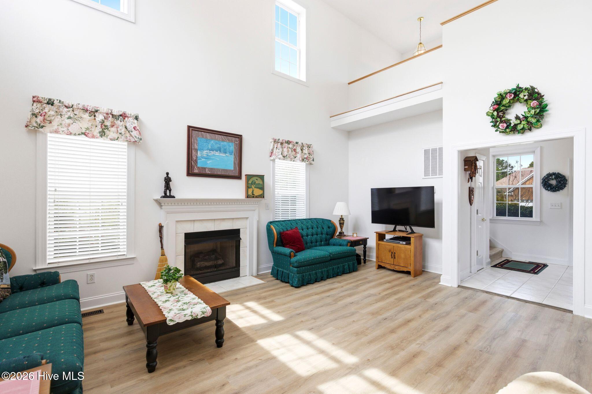 100564291 | Photo 14