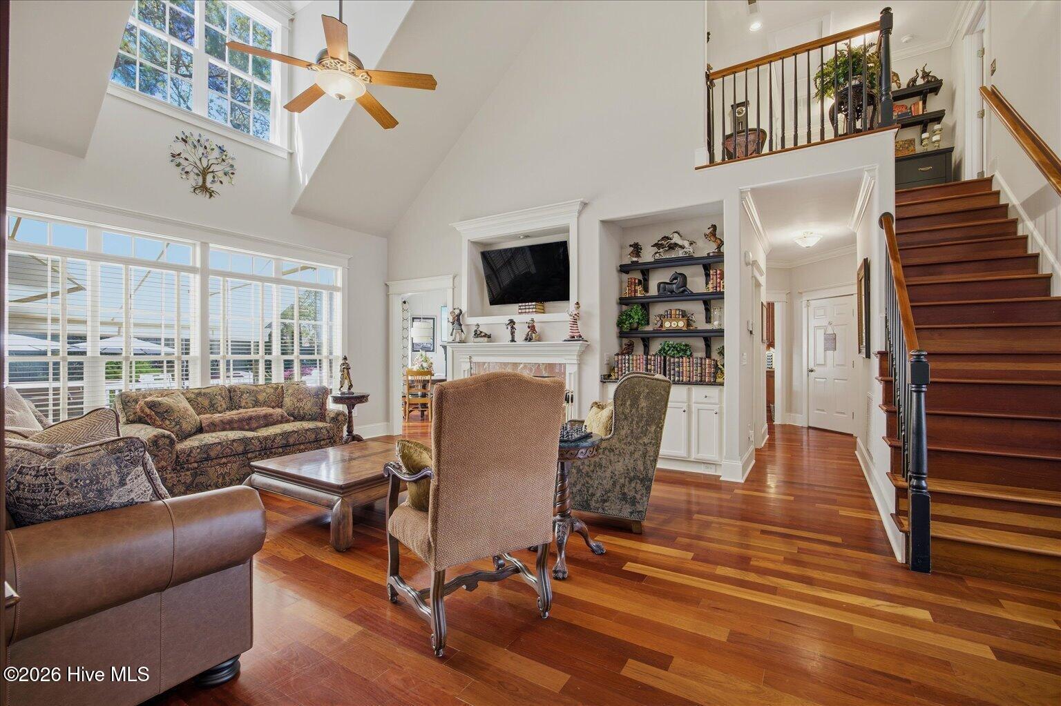 100564317 | Photo 12