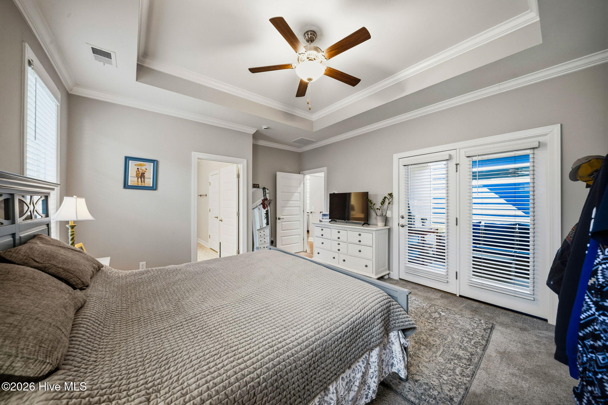 100563185 | Photo 23