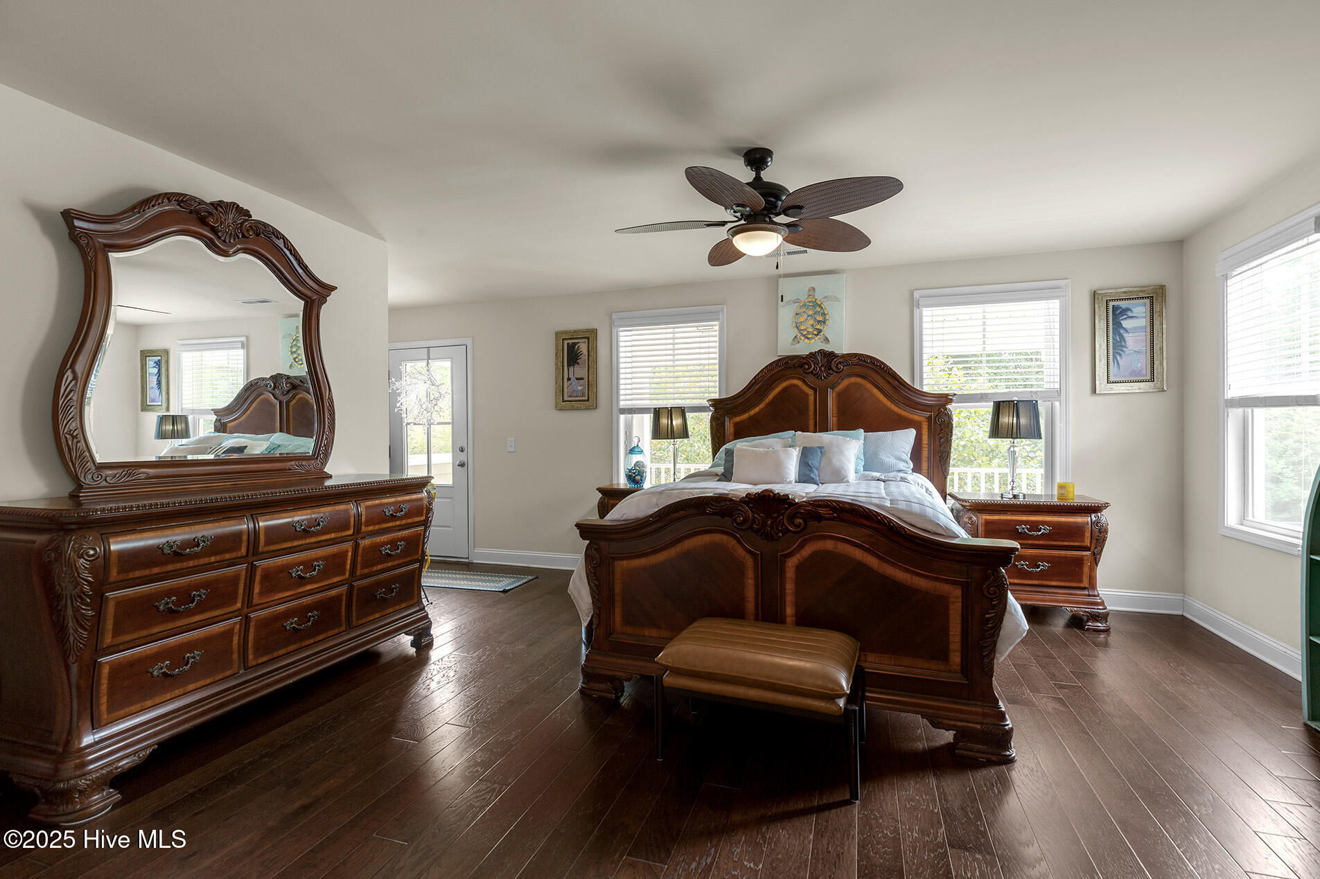 100531047 | Photo 47