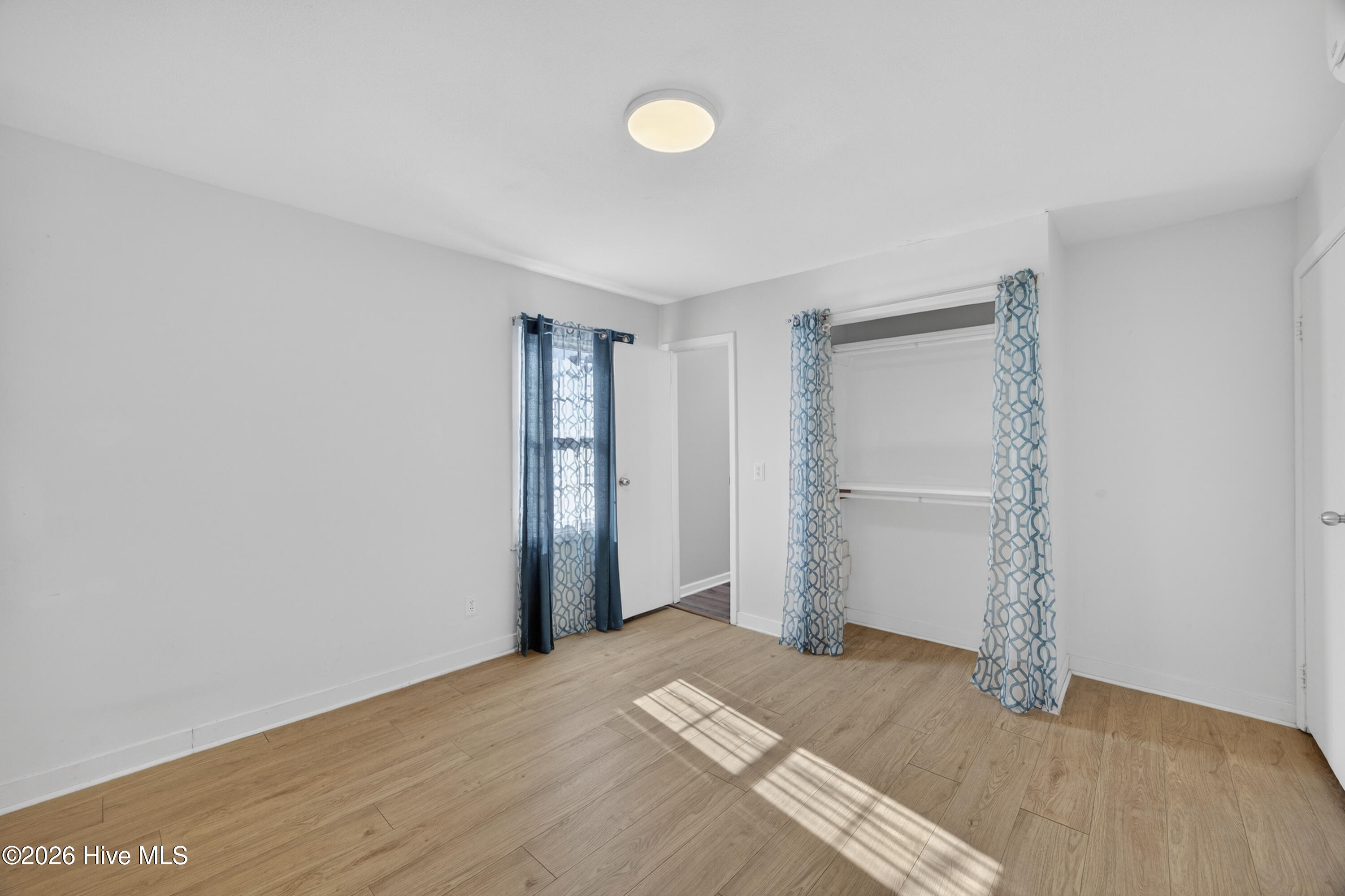 100536383 | Photo 17