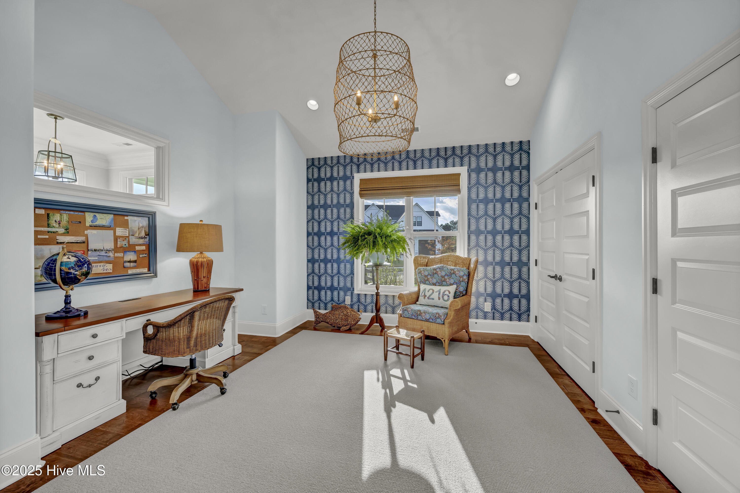 100557399 | Photo 17