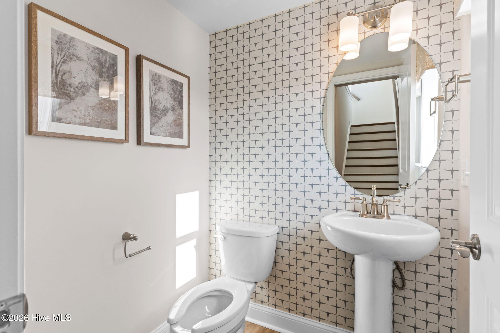 100560253 | Photo 22