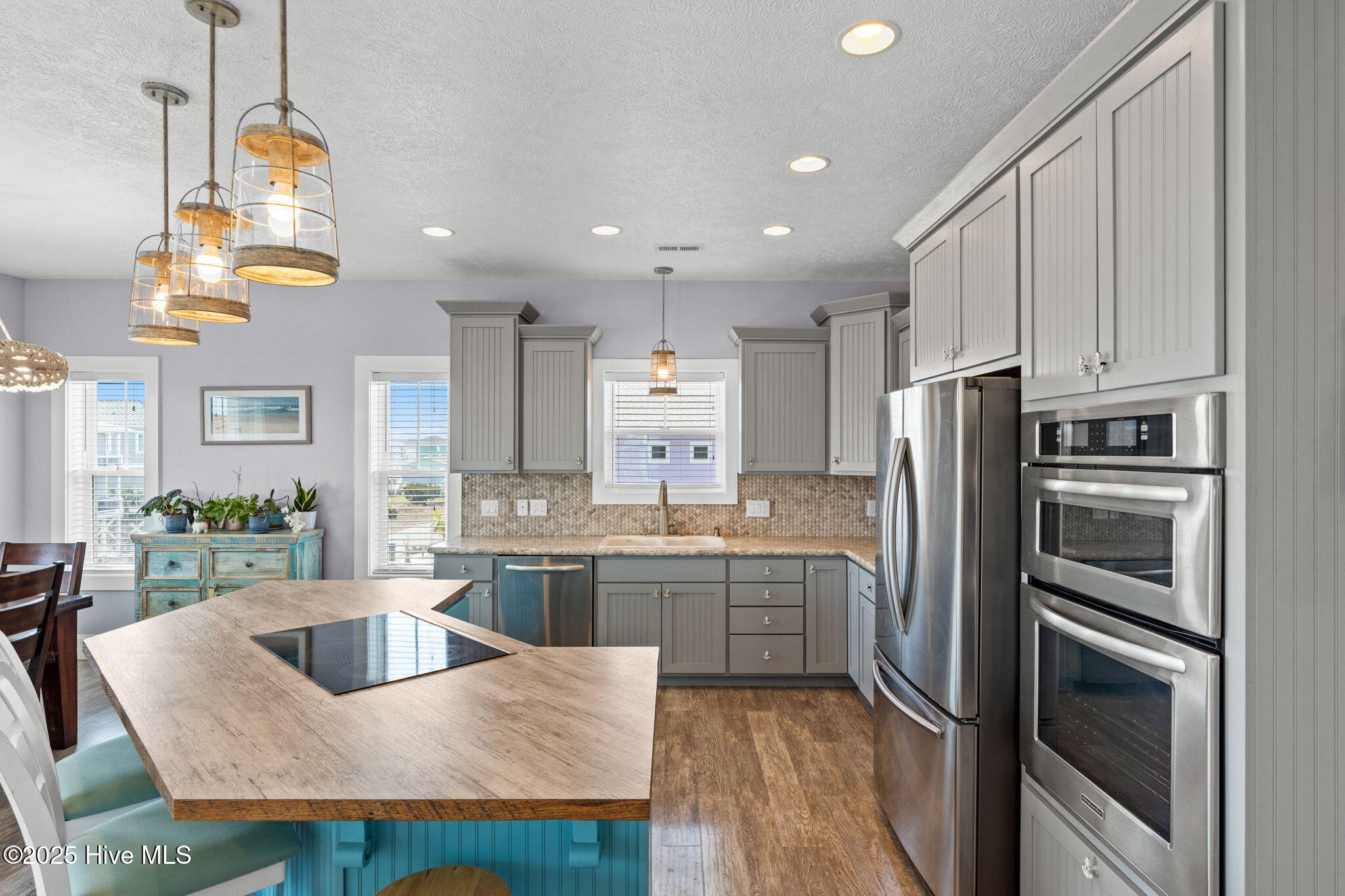 100495043 | Photo 10