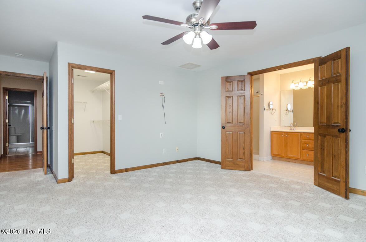 100567323 | Photo 14