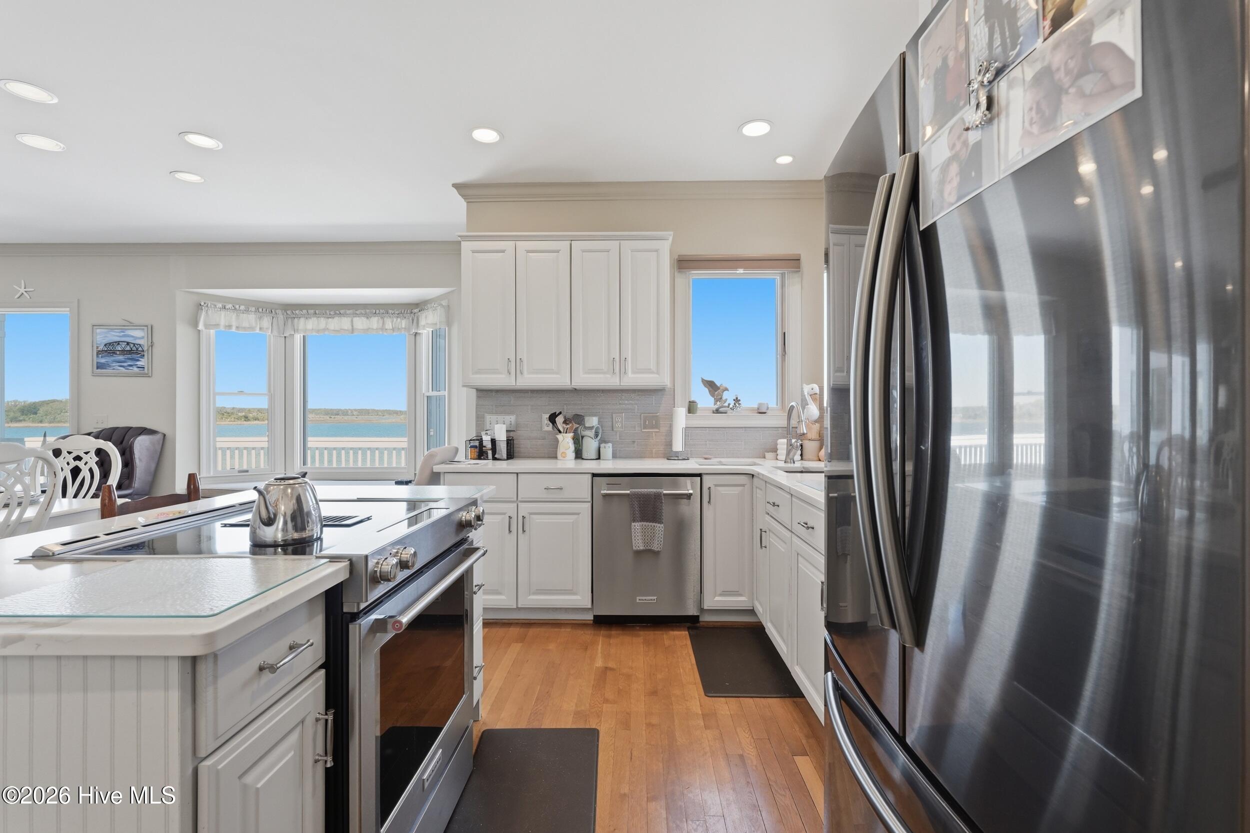 100561994 | Photo 26