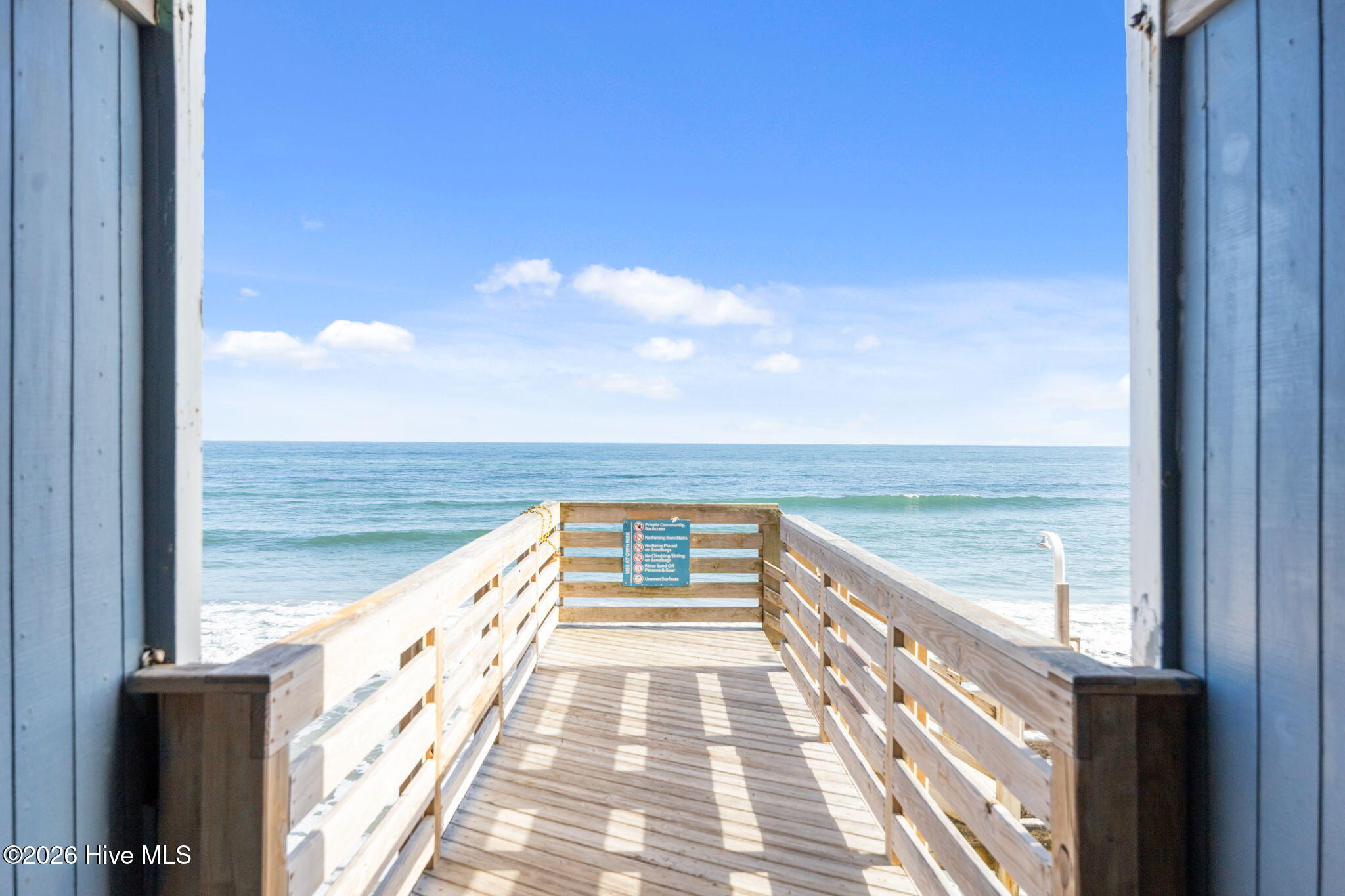 100561169 | Photo 17