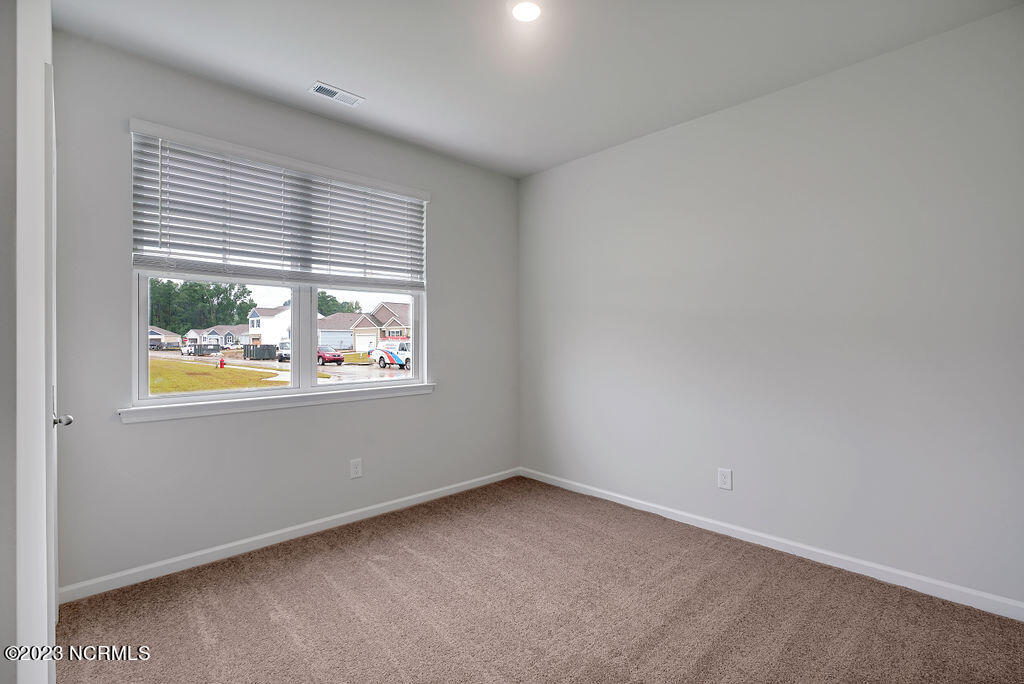 100561083 | Photo 18